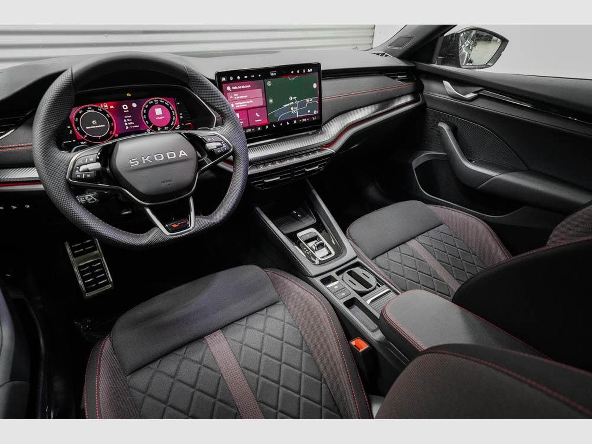 Skoda Octavia Kombi 2,0 TSI (2025) - Foto 6