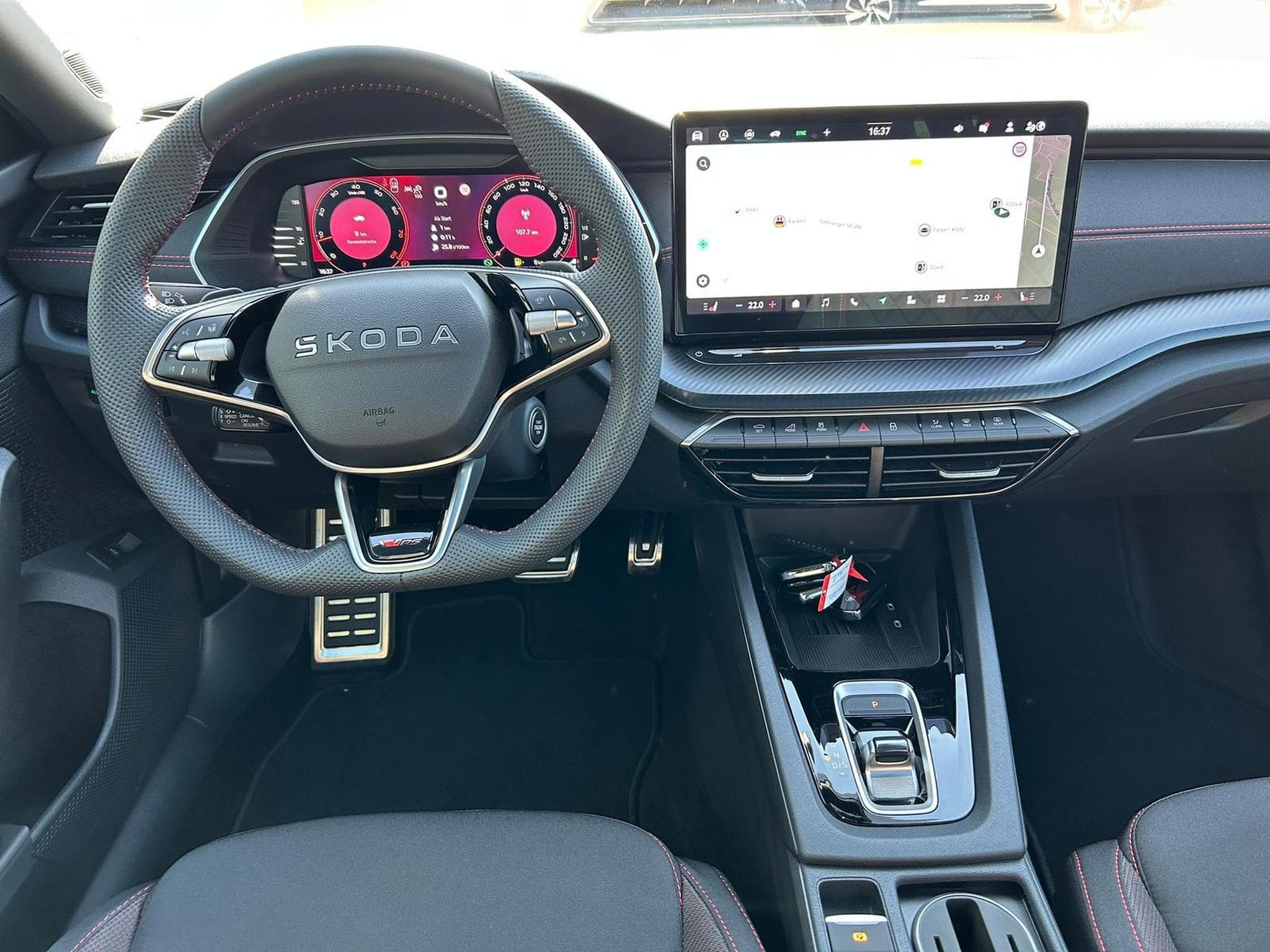 Skoda Octavia RS (2026) - Foto 10