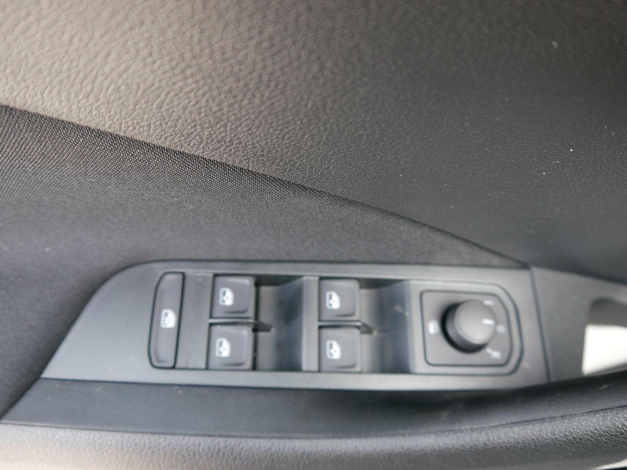 Skoda Kamiq Selection 1.5 TSI (2026) - Photo 10