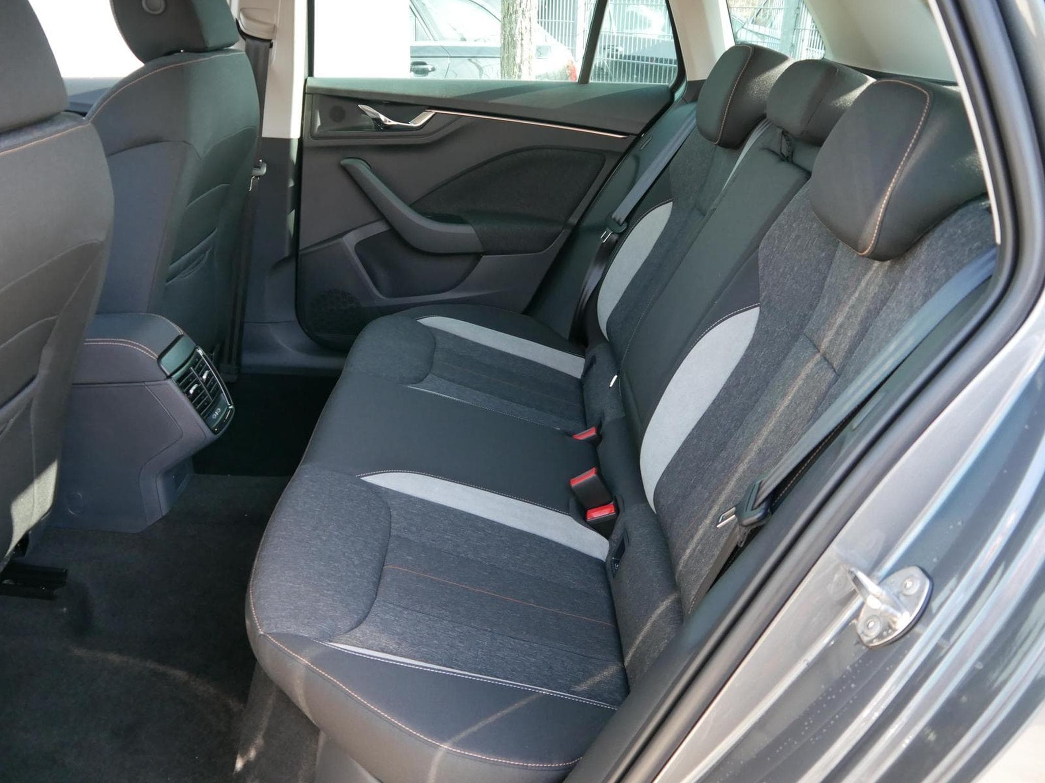 Skoda Kamiq Premium (2026) - Foto 8