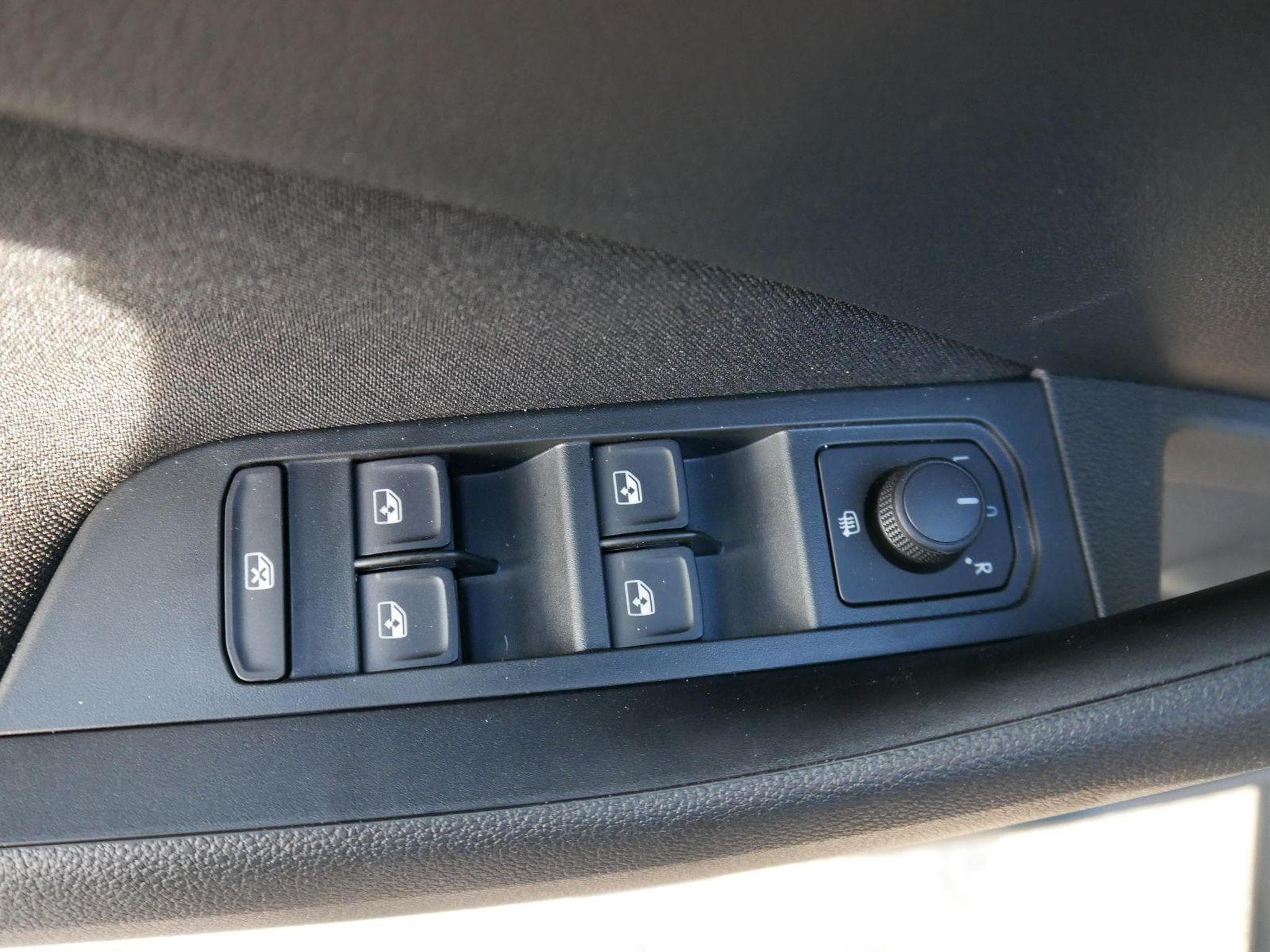 Skoda Kamiq Selection 1.5 TSI (2026) - Photo 4