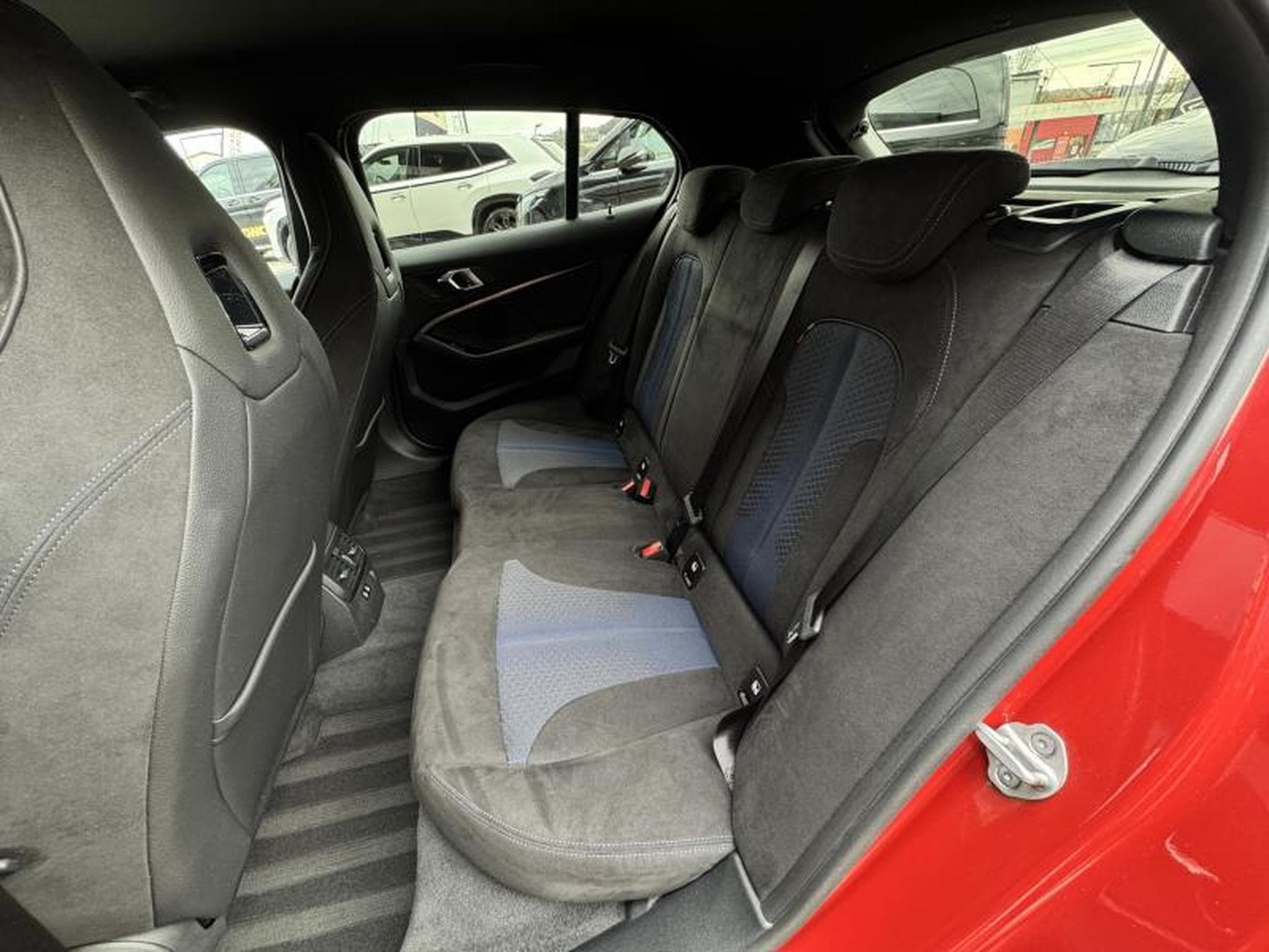 BMW 118 d pack M (2021) - Photo 13