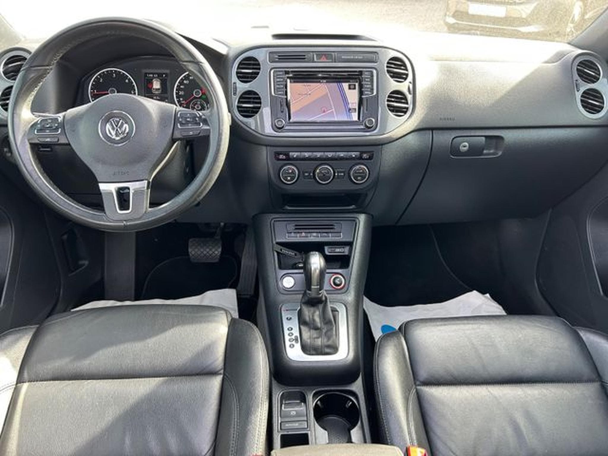 VW Tiguan Tiguan Sport &amp; Style BMT 4Motion *R-Line*Autom.* (2016) - Photo 10