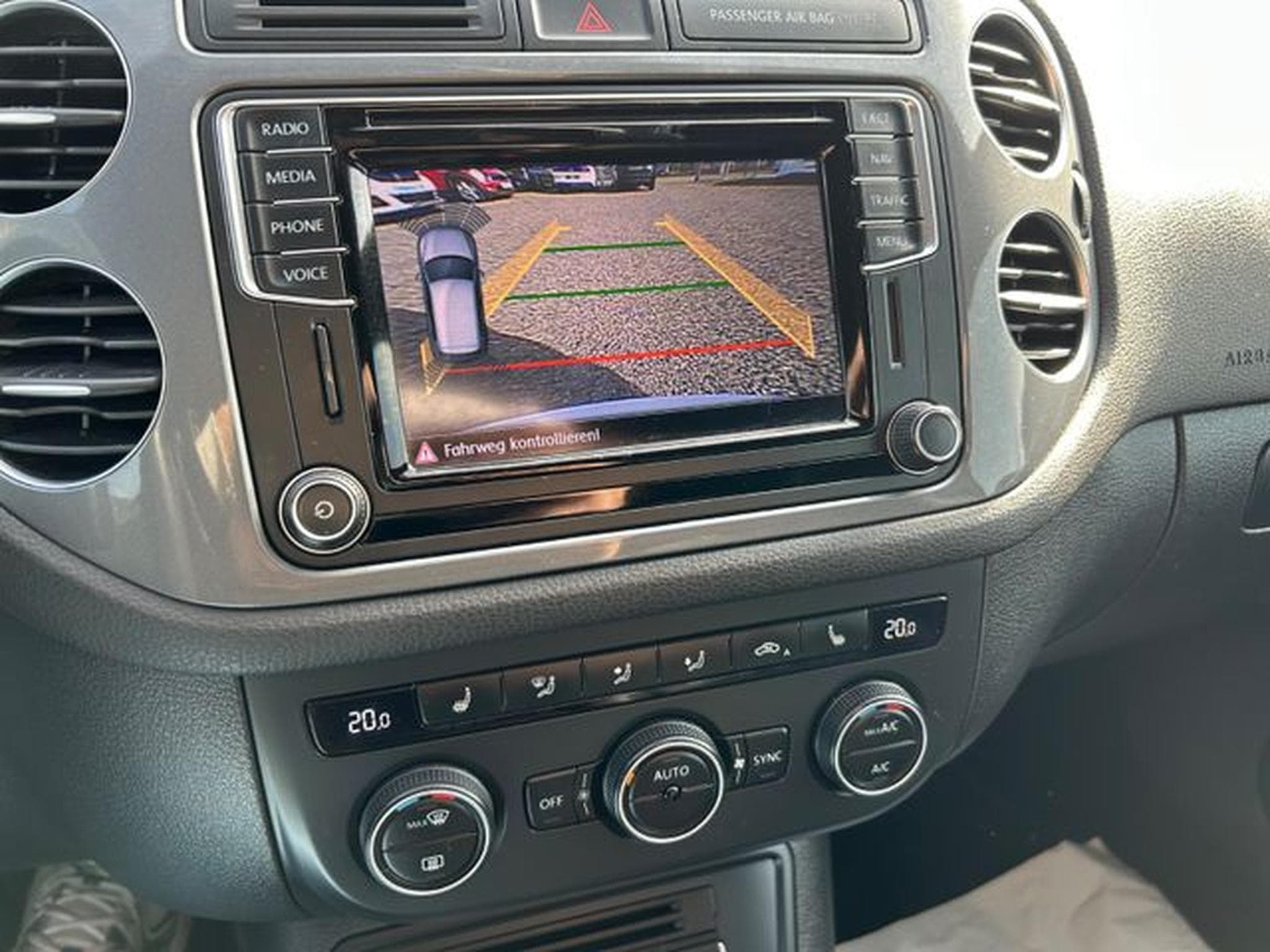 VW Tiguan Tiguan Sport &amp; Style BMT 4Motion *R-Line*Autom.* (2016) - Photo 12