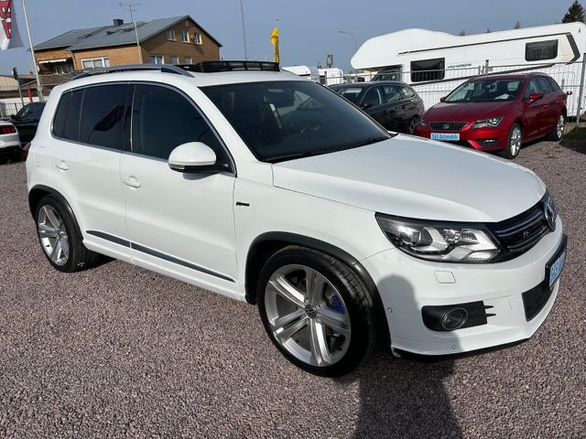 VW Tiguan Tiguan Sport &amp; Style BMT 4Motion *R-Line*Autom.* (2016) - Photo 2