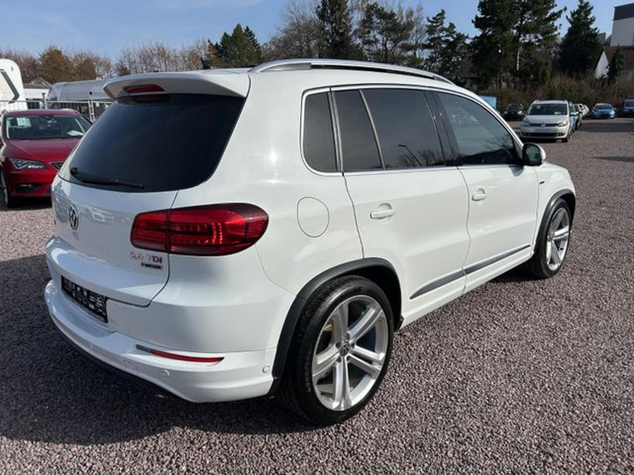 VW Tiguan Tiguan Sport &amp; Style BMT 4Motion *R-Line*Autom.* (2016) - Photo 3