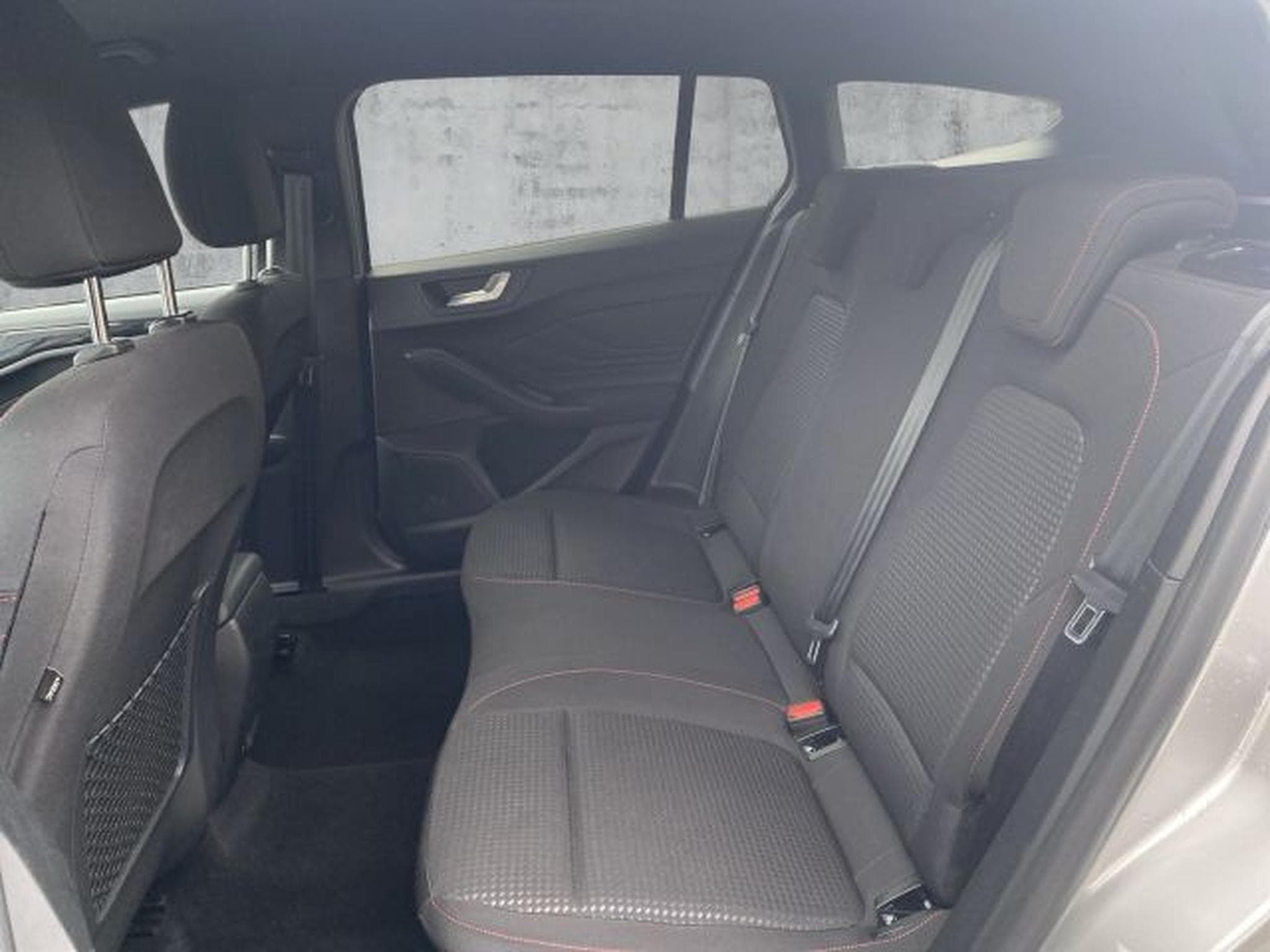 Ford Focus Focus Turnier 1.5 ST-Line NAVI RFK LED ACC SHZG (2021) - Foto 12