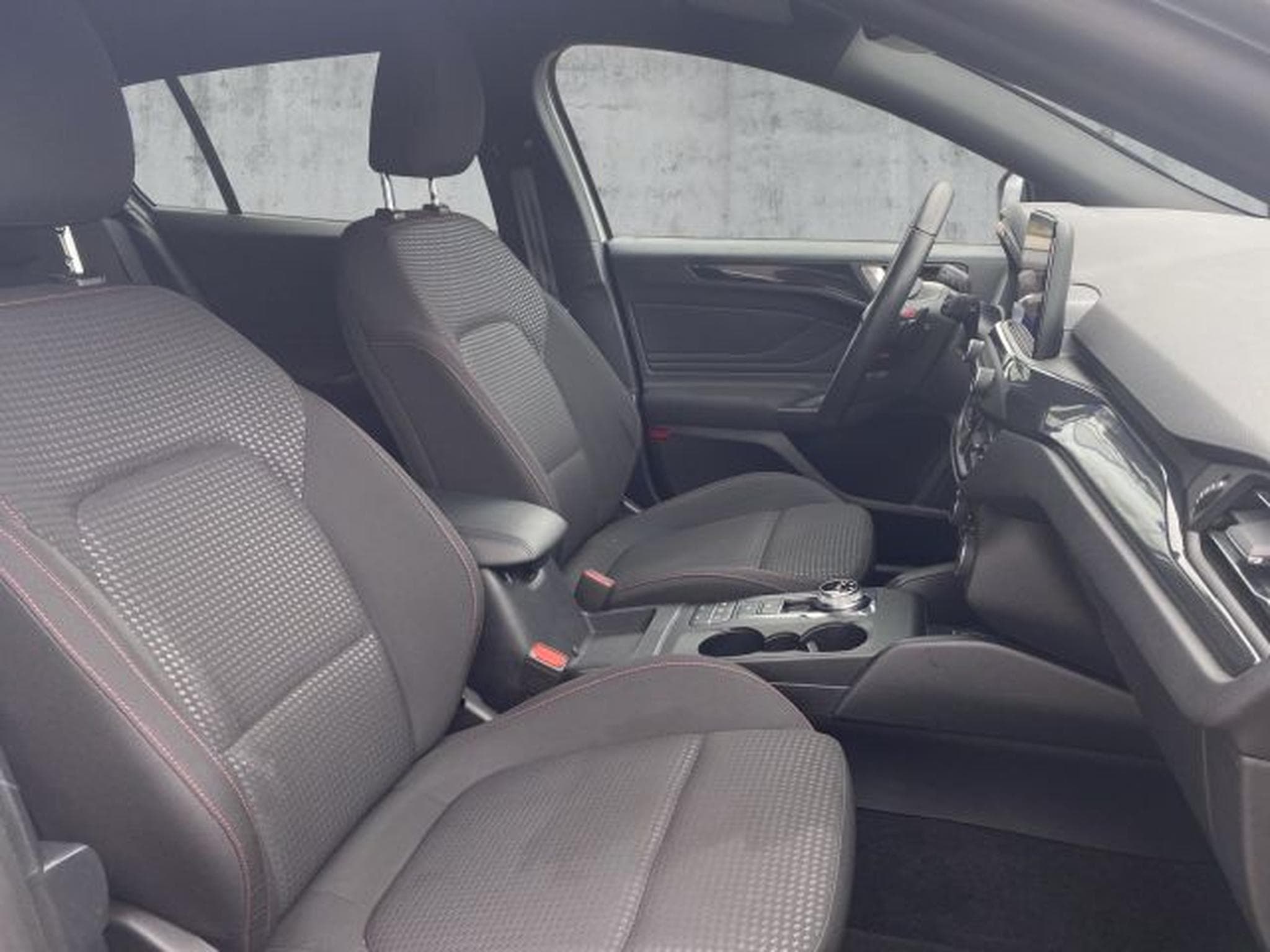 Ford Focus Focus Turnier 1.5 ST-Line NAVI RFK LED ACC SHZG (2021) - Foto 13
