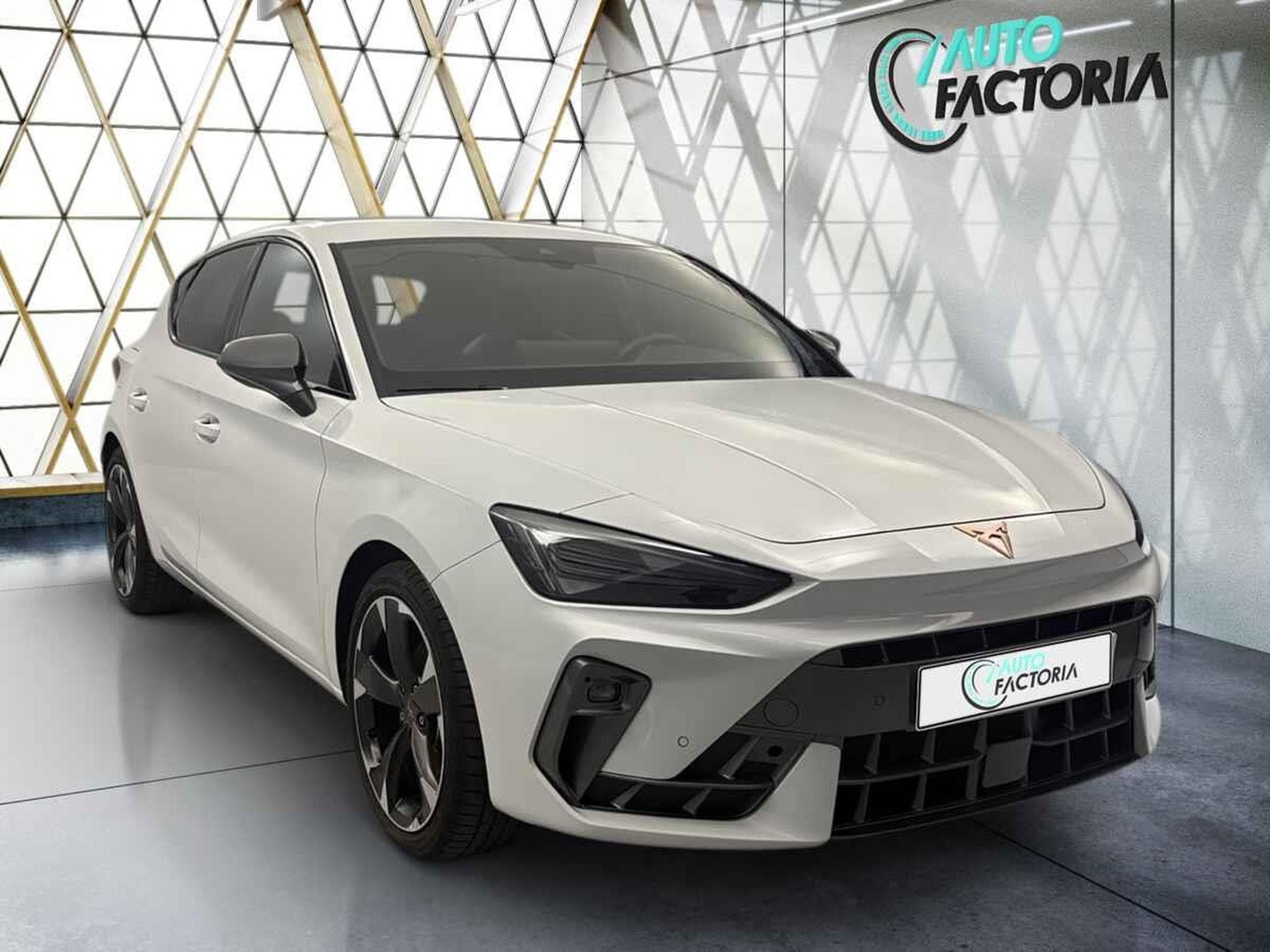Cupra Leon -29% 1.5 eTSI 150cv BVA+MIRRORLINK+CAM+LED+JA18 (2025) - Foto 1
