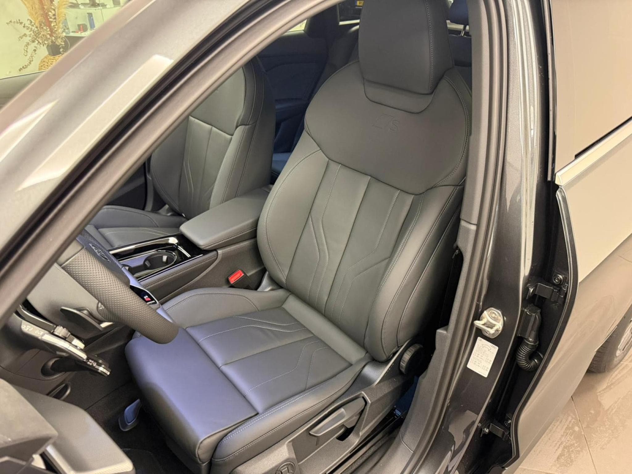 Audi Q3 SUV e-hybrid S Line 272 CV / 200 KW S tronic (2025) - Photo 1