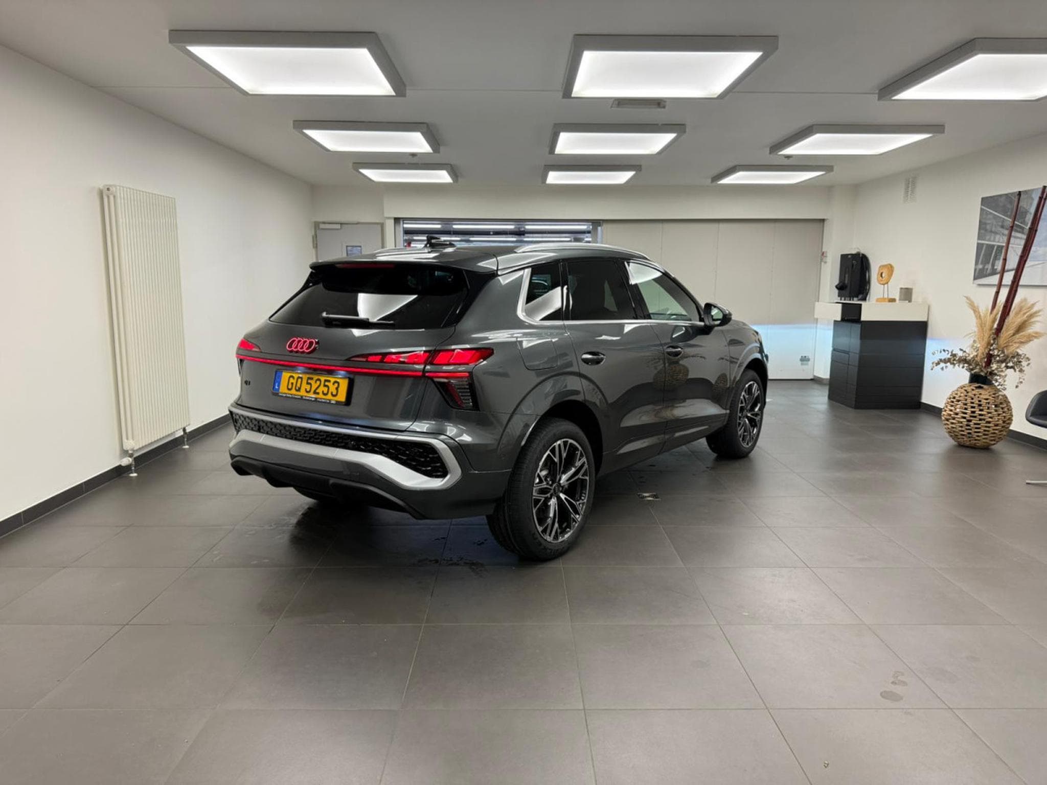 Audi Q3 SUV e-hybrid S Line 272 CV / 200 KW S tronic (2025) - Photo 6