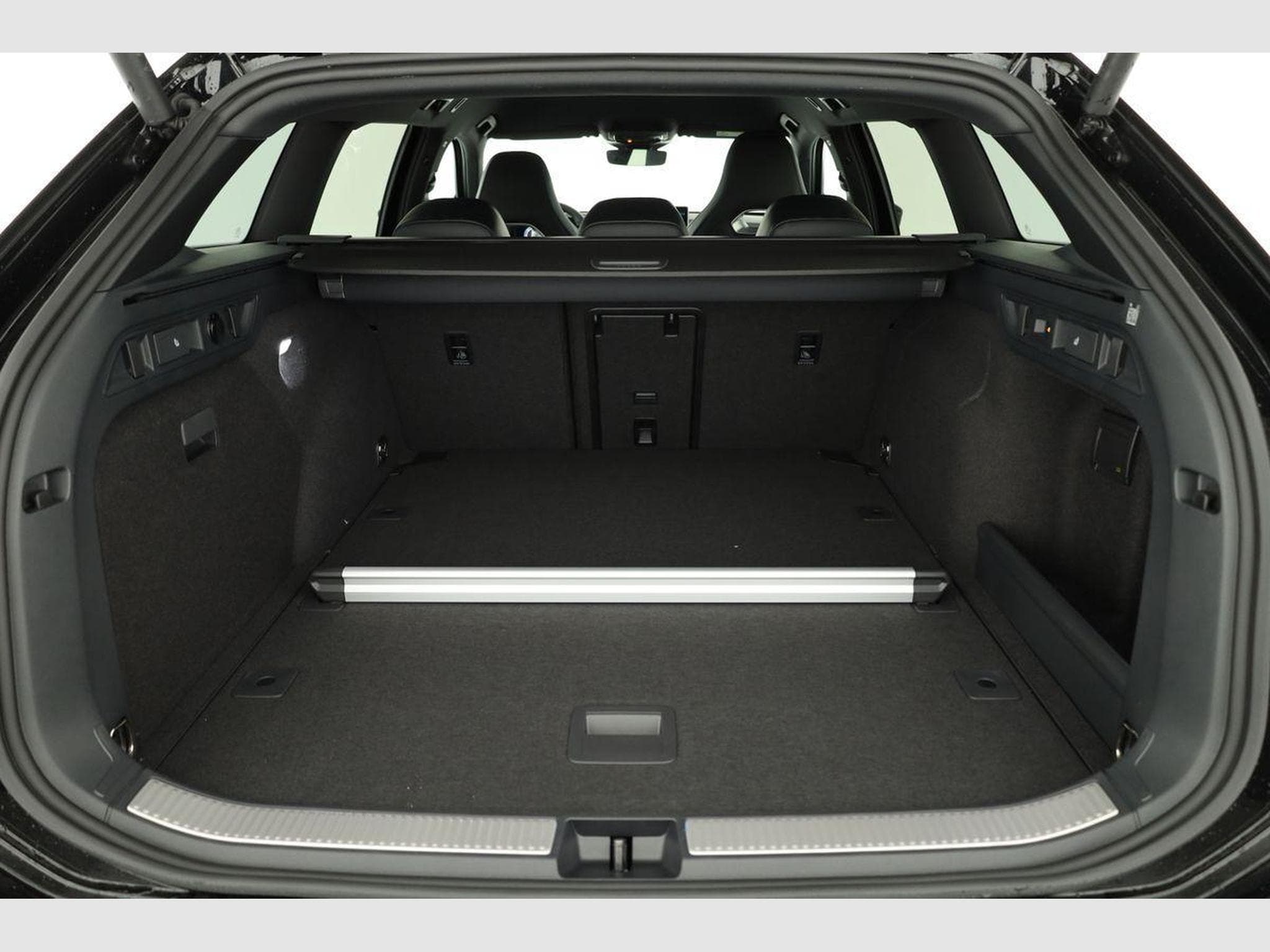 VW Passat Variant 2.0 TDI 142 kW 4Motion R-Line (2026) - Foto 11