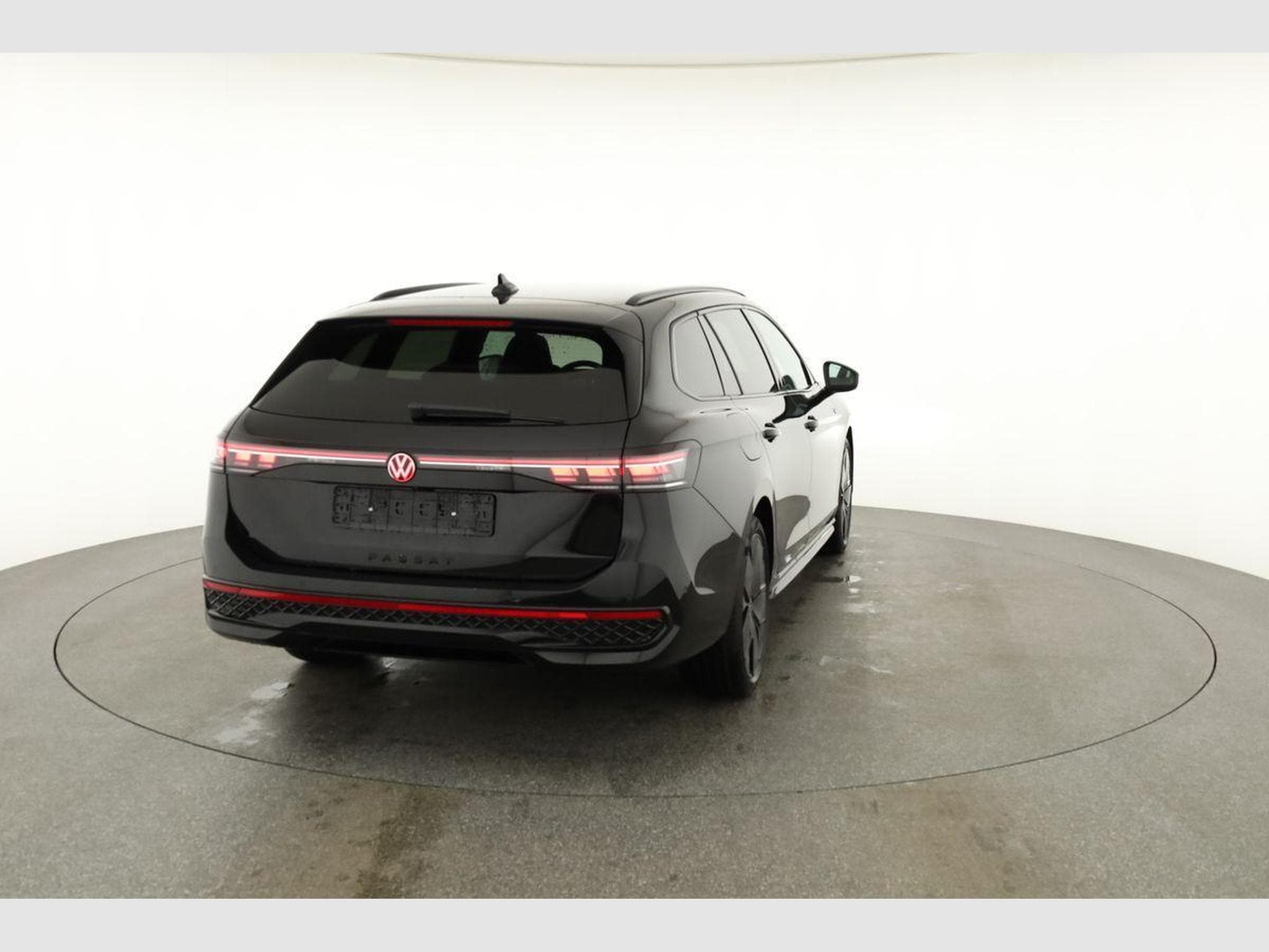 VW Passat Variant 2.0 TDI 142 kW 4Motion R-Line (2026) - Foto 17