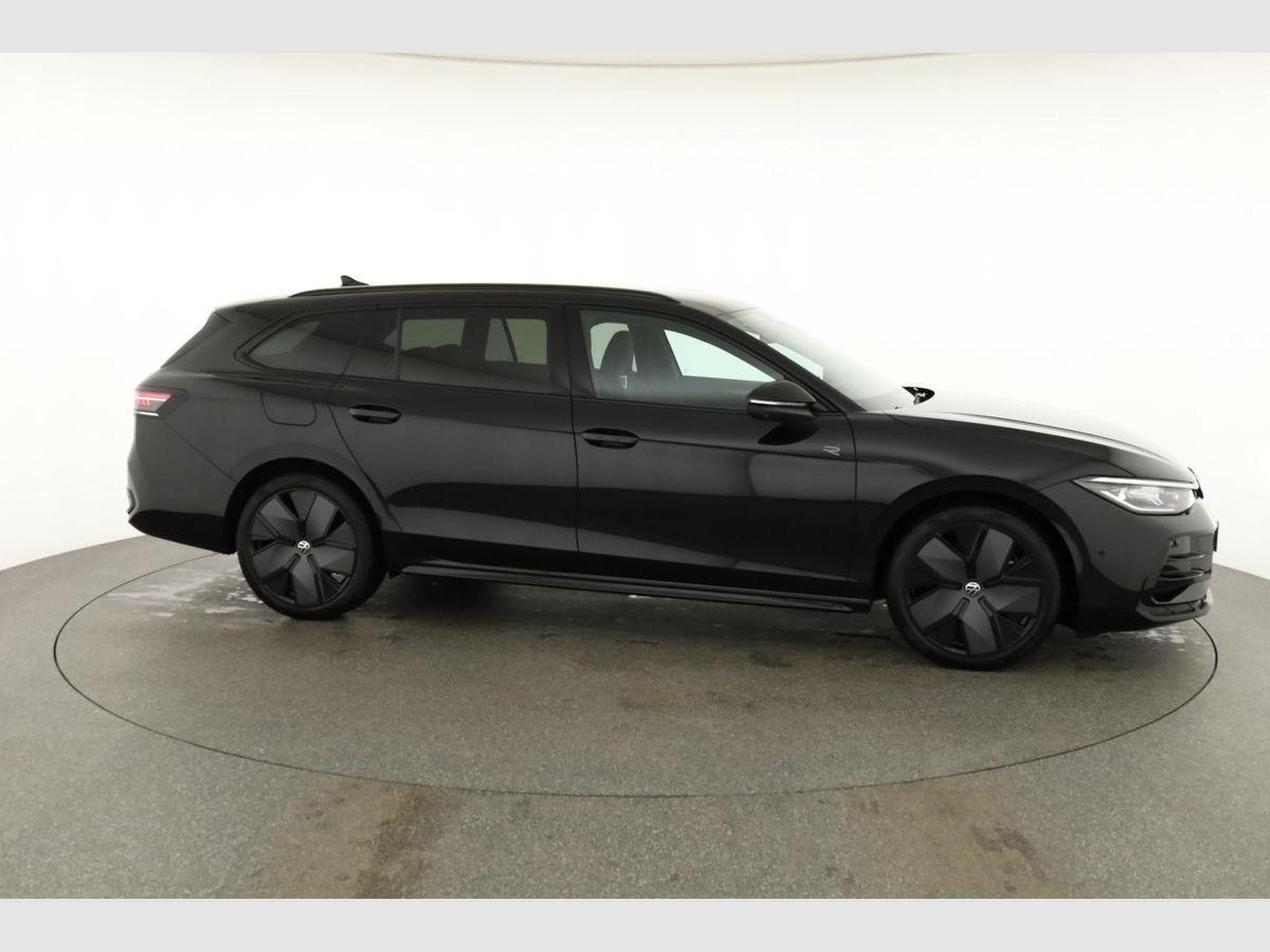 VW Passat Variant 2.0 TDI 142 kW 4Motion R-Line (2026) - Foto 23