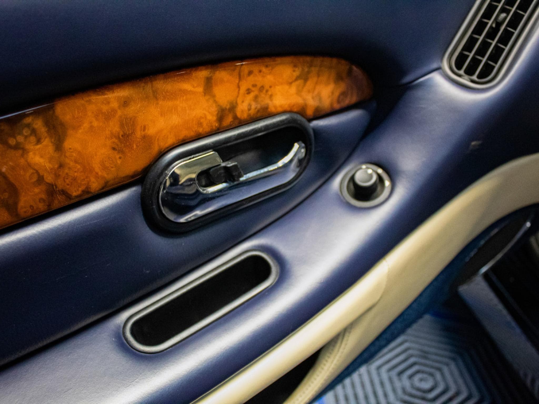 Aston-Martin DB7 Volante Vantage V12 6.0L 420CV AUTOMATIC (2001) - Photo 11