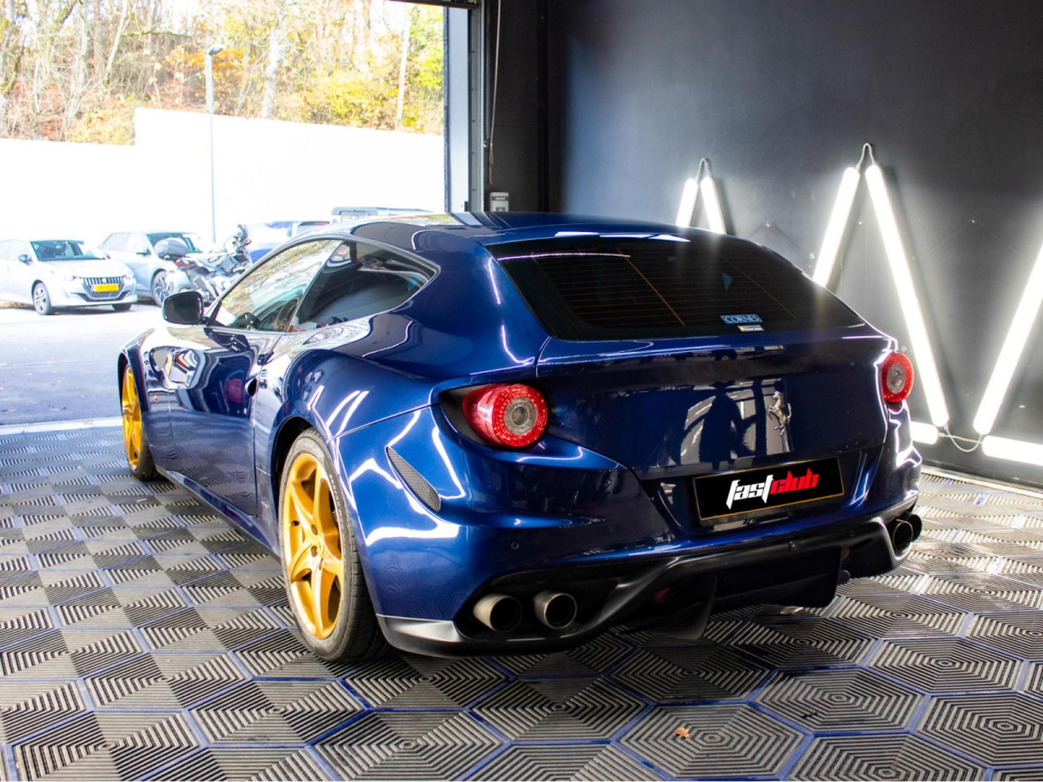Ferrari FF 6.3 V12 (2011) - Photo 10