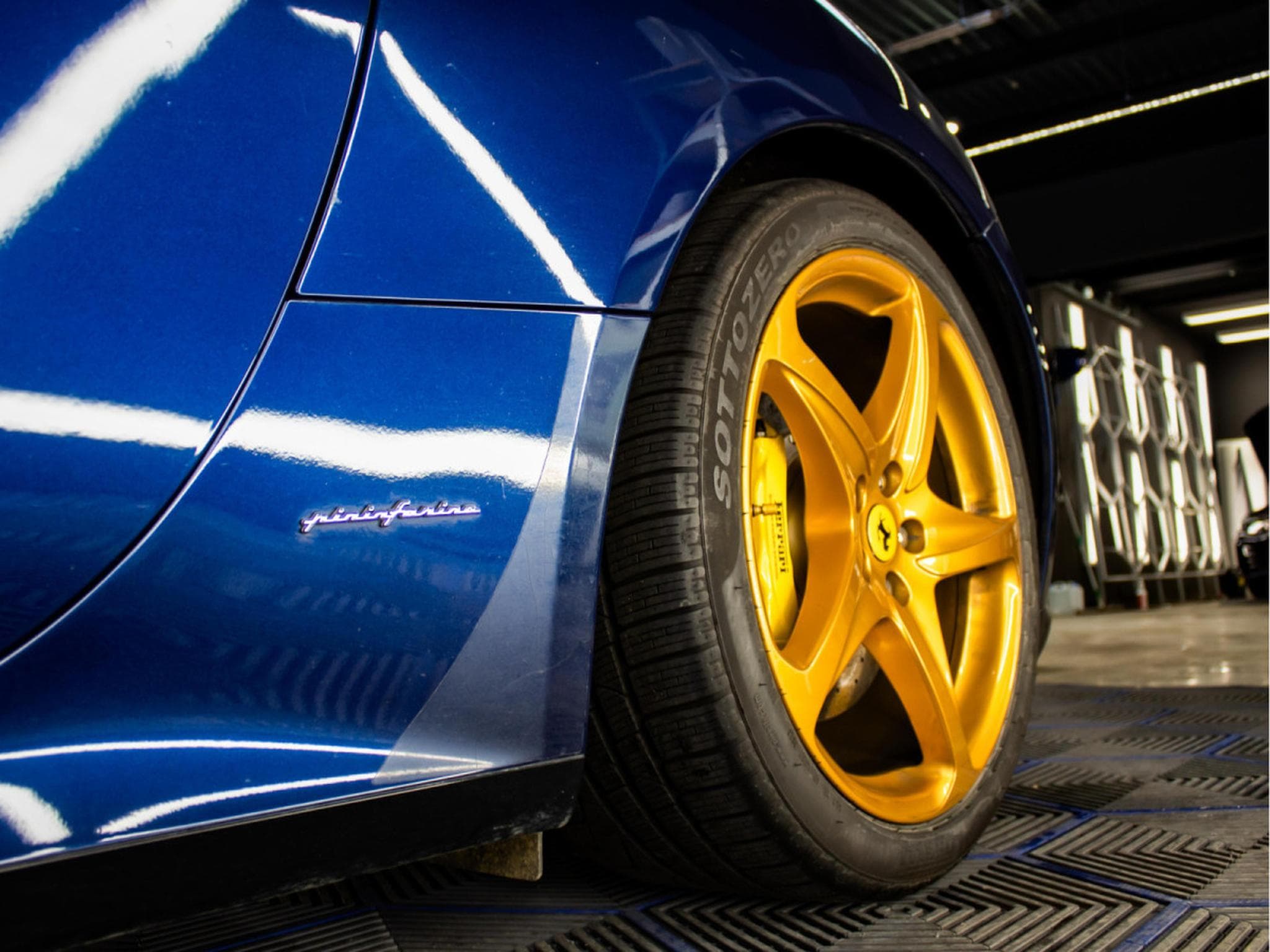 Ferrari FF 6.3 V12 (2011) - Photo 13