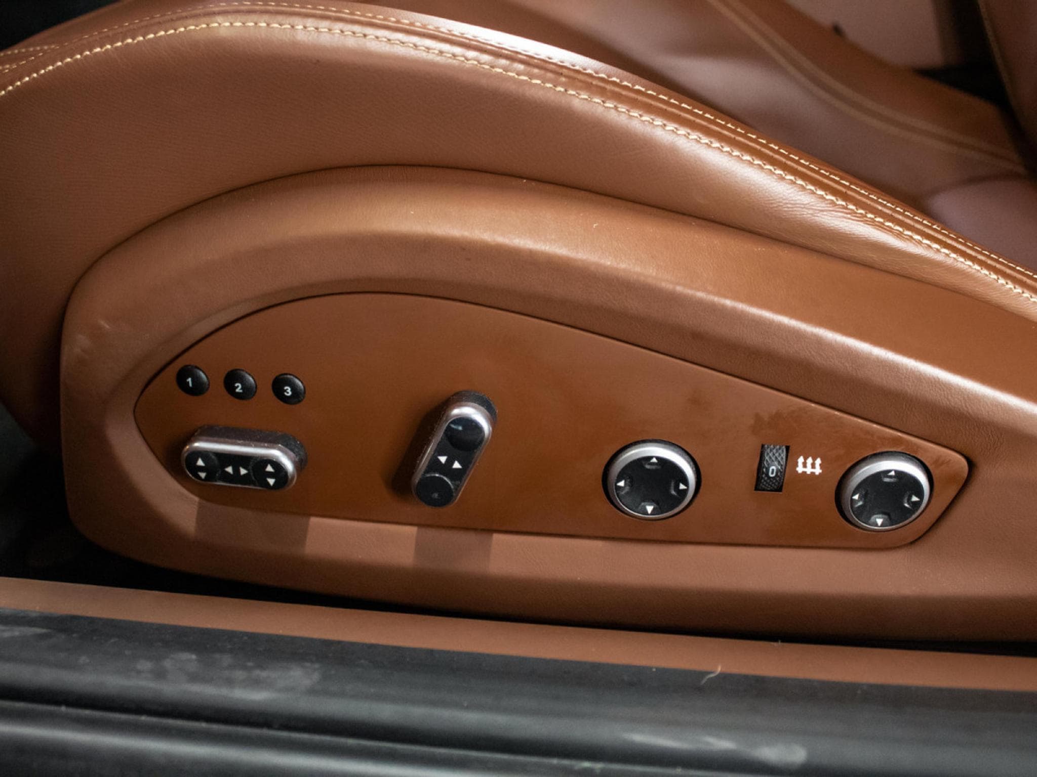 Ferrari FF 6.3 V12 (2011) - Photo 16