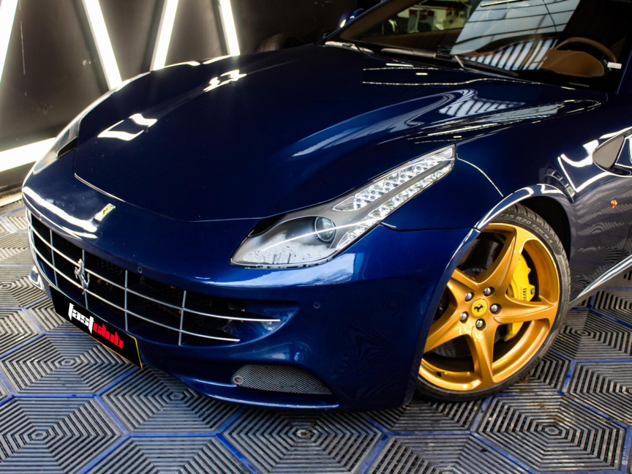 Ferrari FF 6.3 V12 (2011) - Photo 2