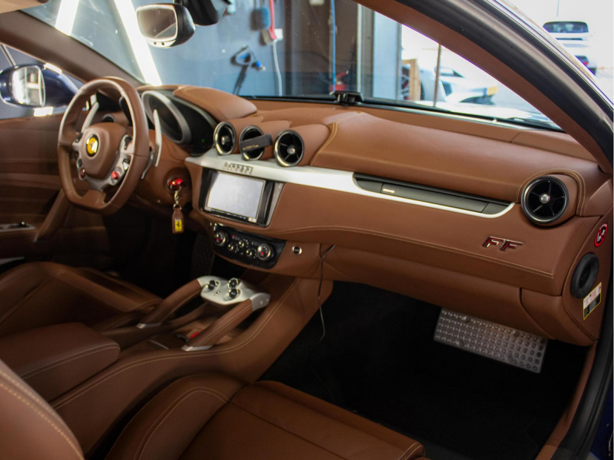 Ferrari FF 6.3 V12 (2011) - Photo 23