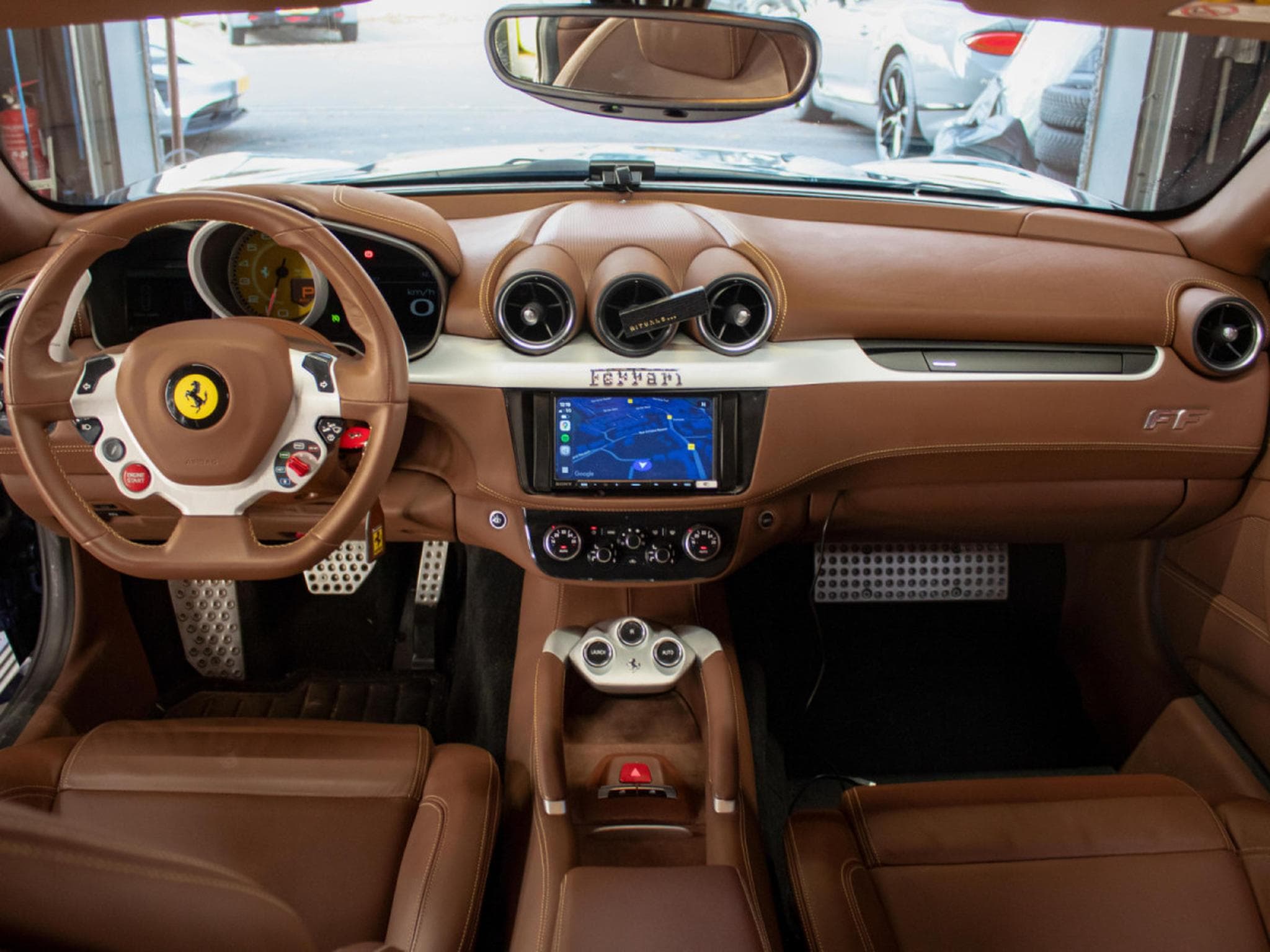 Ferrari FF 6.3 V12 (2011) - Photo 25