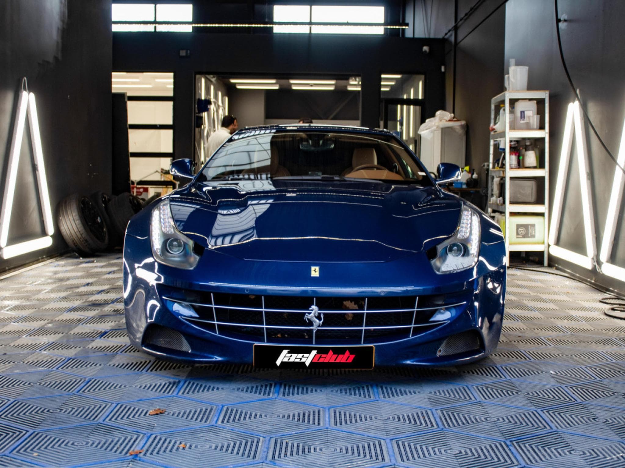 Ferrari FF 6.3 V12 (2011) - Photo 4