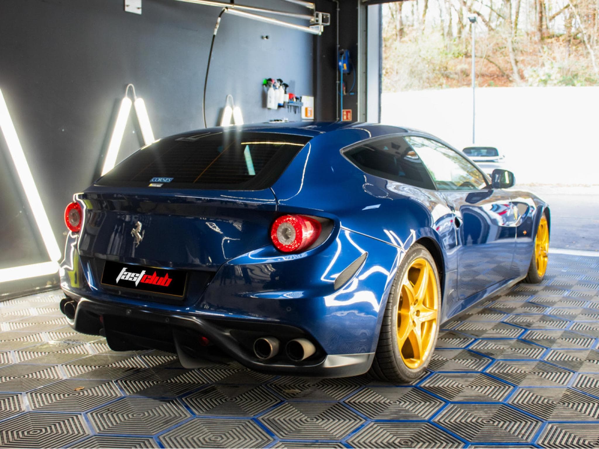 Ferrari FF 6.3 V12 (2011) - Photo 7