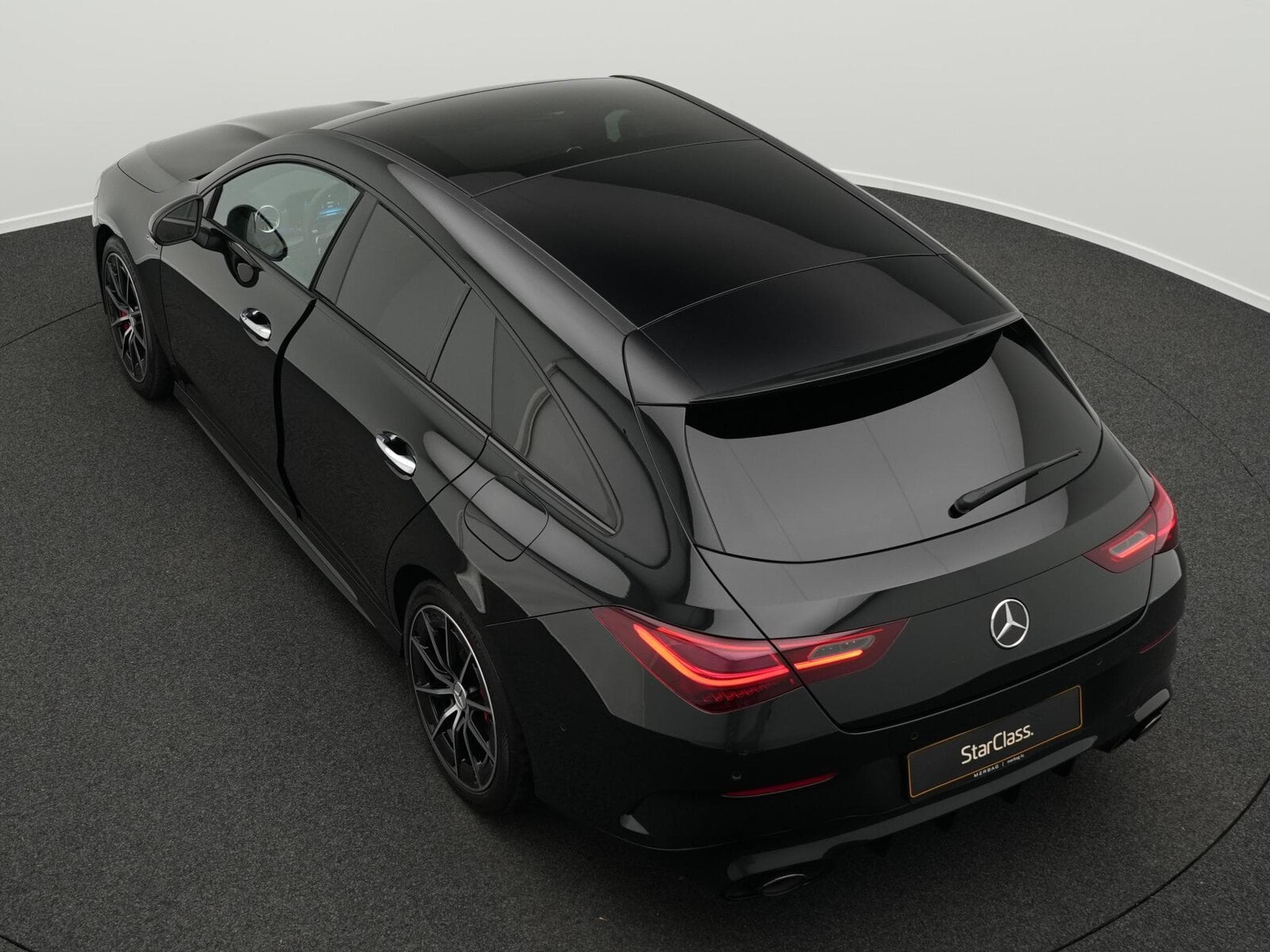 Mercedes CLA 35 AMG 4MATIC Panorama+Night (2024) - Photo 11