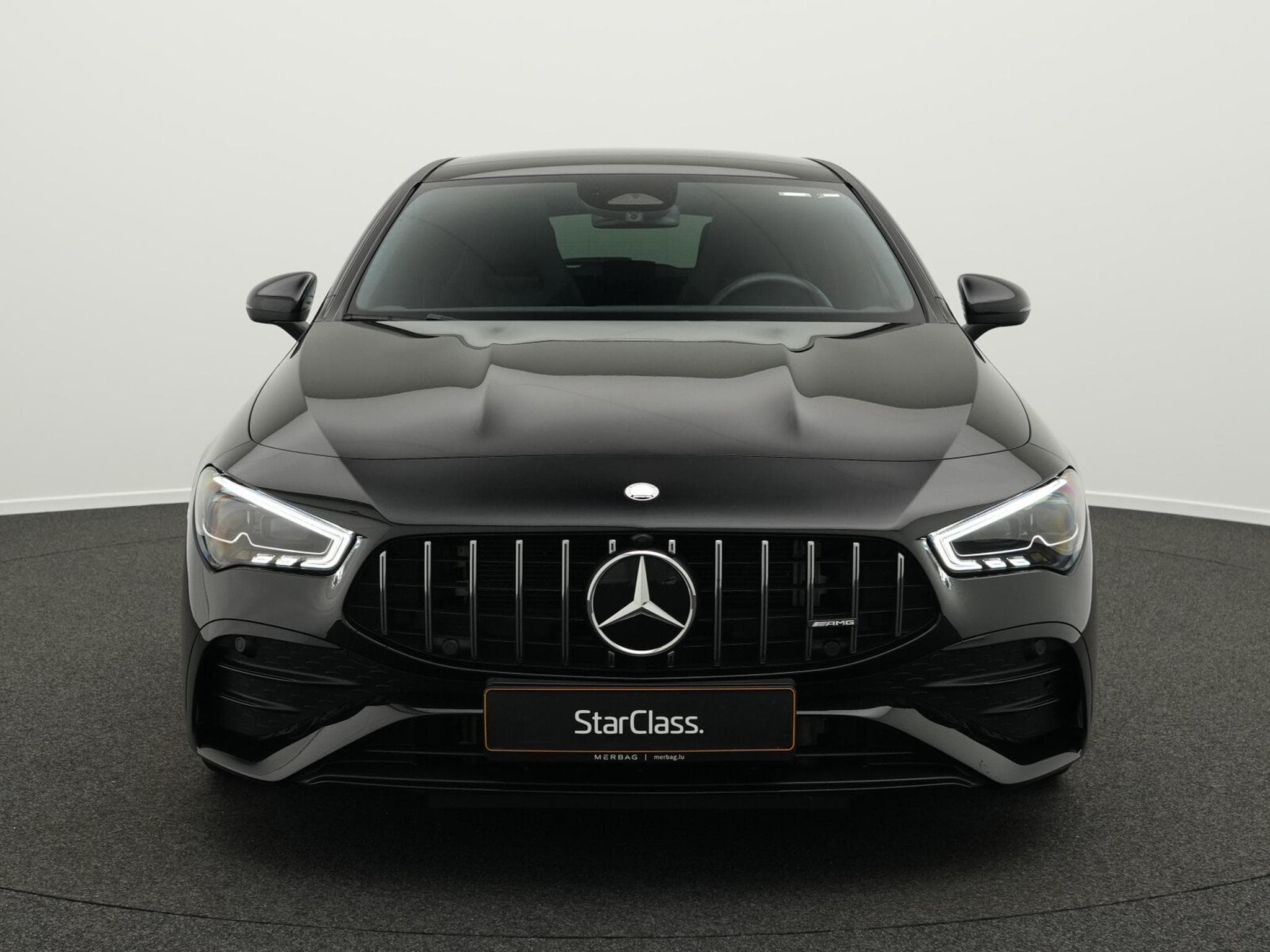 Mercedes CLA 35 AMG 4MATIC Panorama+Night (2024) - Photo 2