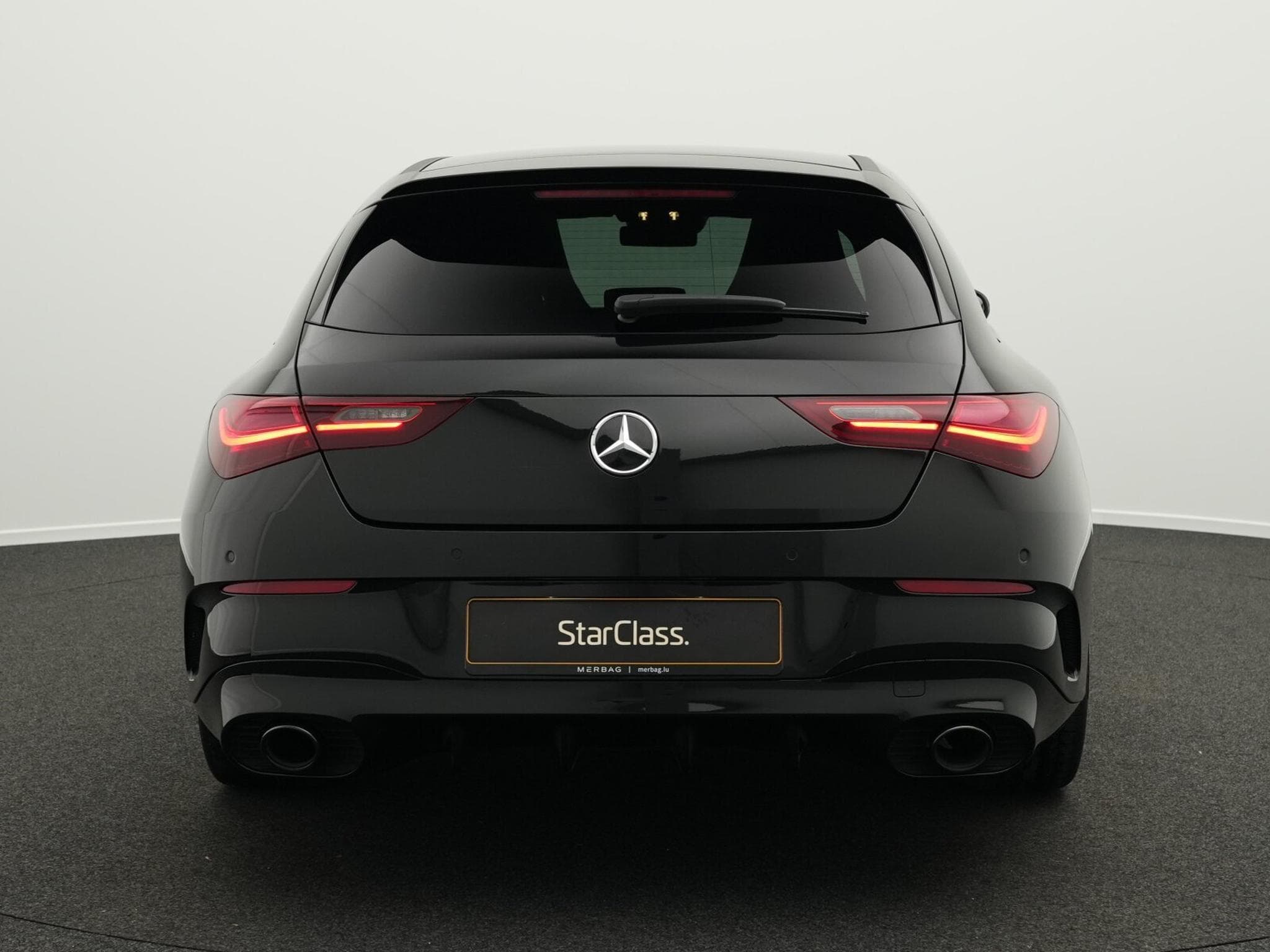 Mercedes CLA 35 AMG 4MATIC Panorama+Night (2024) - Photo 4
