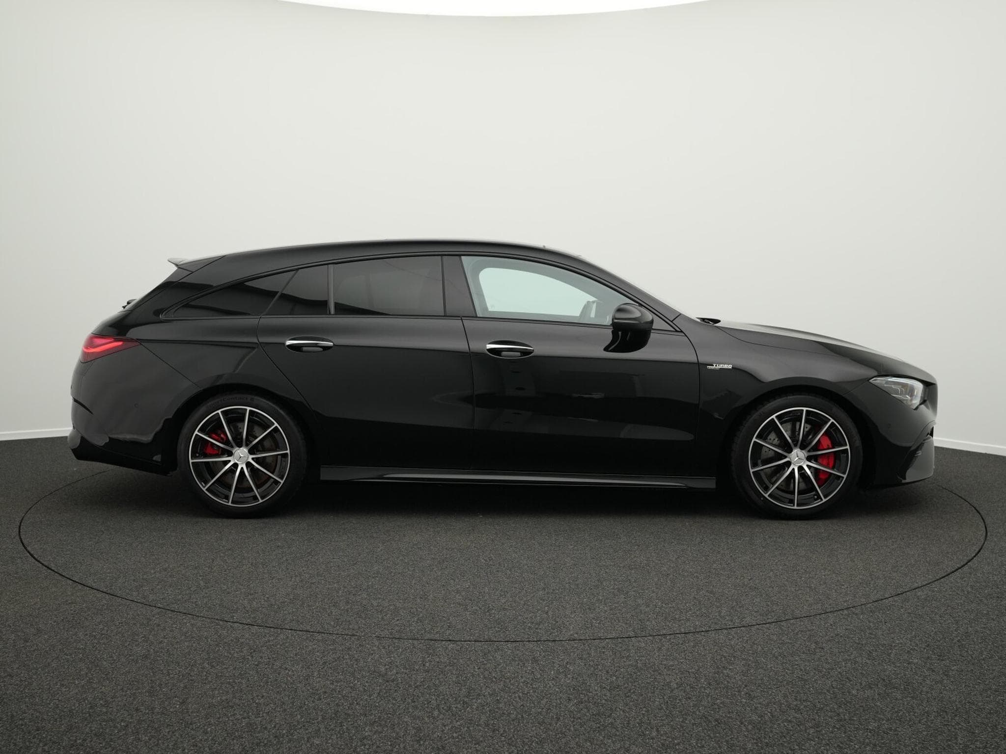 Mercedes CLA 35 AMG 4MATIC Panorama+Night (2024) - Photo 5