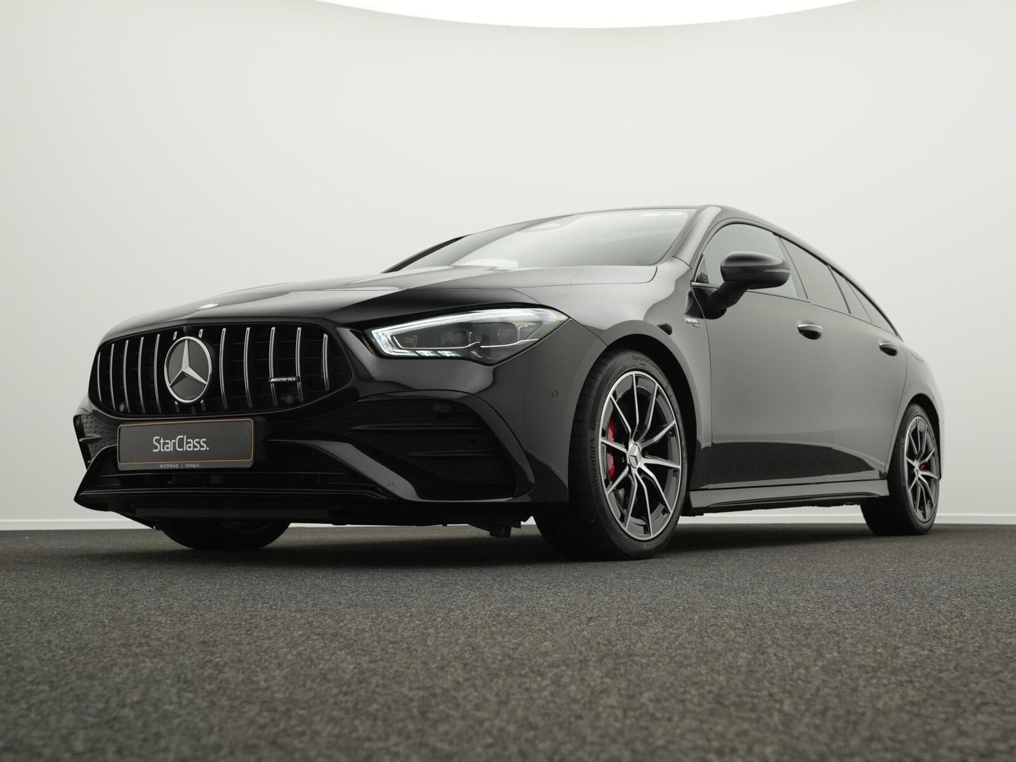 Mercedes CLA 35 AMG 4MATIC Panorama+Night (2024) - Photo 8