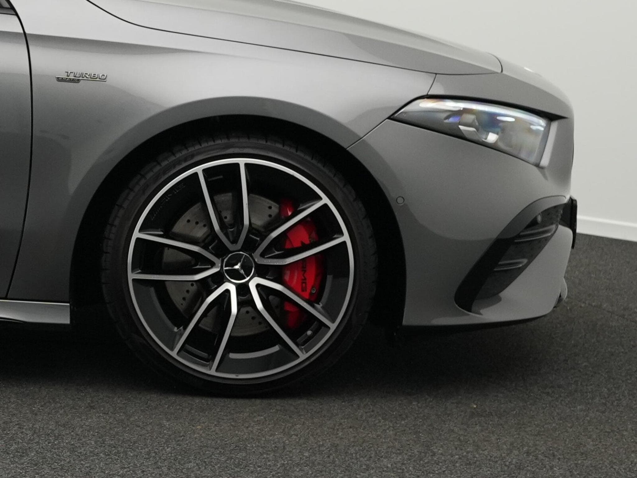 Mercedes A 35 AMG 4M Multi+Pano+Night+Burm (2025) - Photo 6