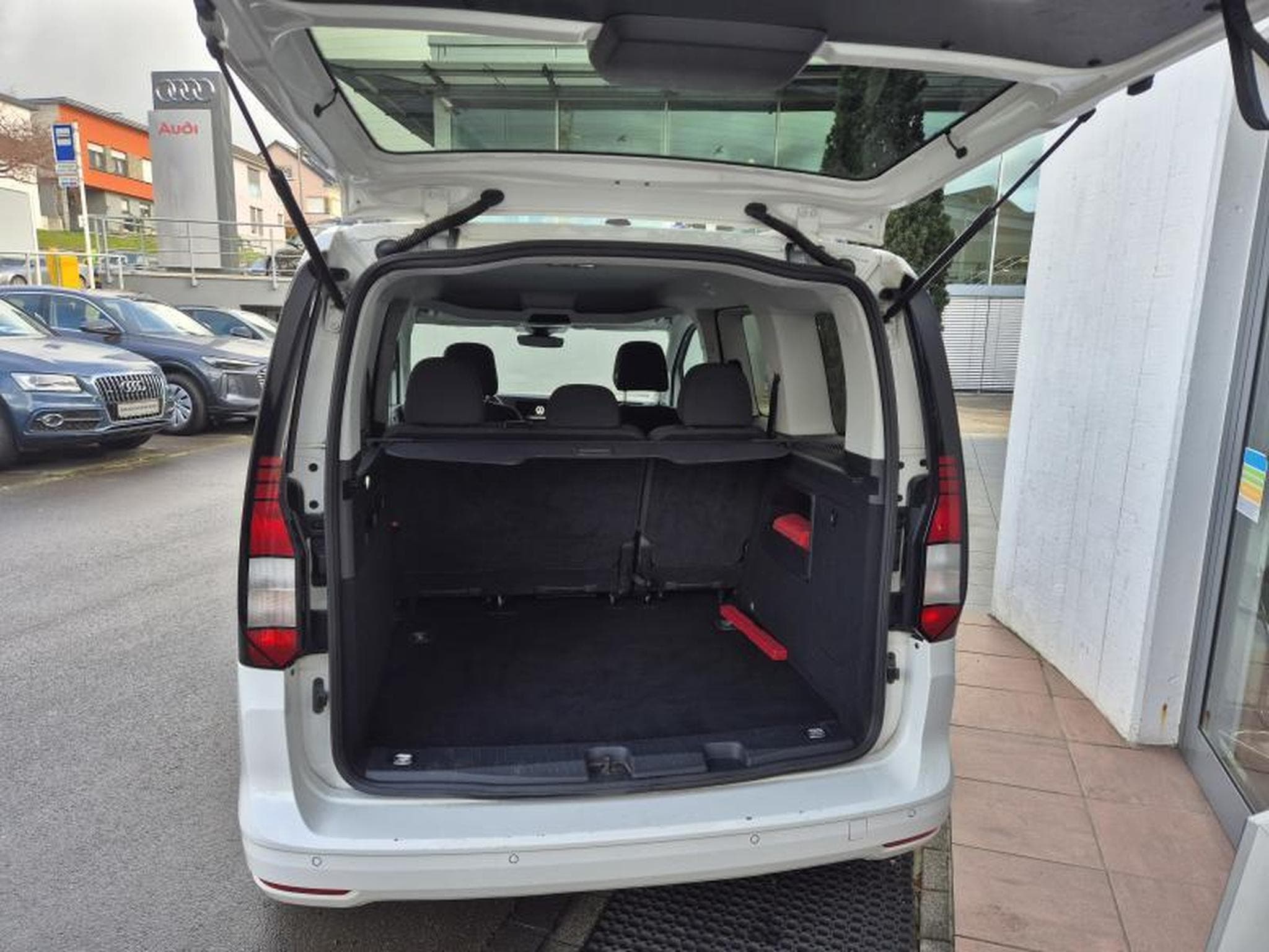 VW Caddy Life 2.0 tdi DSG (2022) - Foto 6
