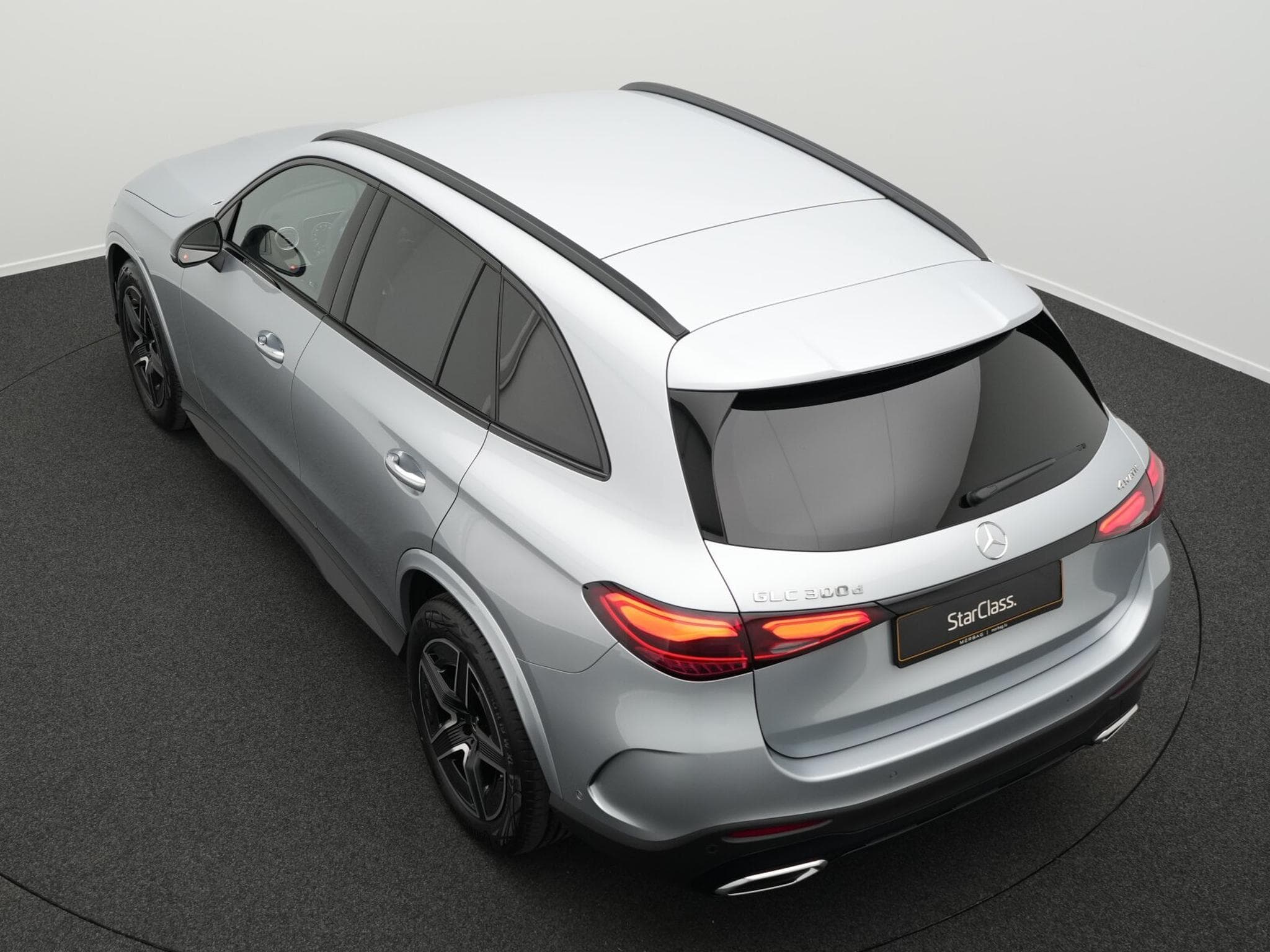 Mercedes GLC 300 d 4MATIC AMG-Line Digital+AHK+360+Memory (2024) - Photo 11