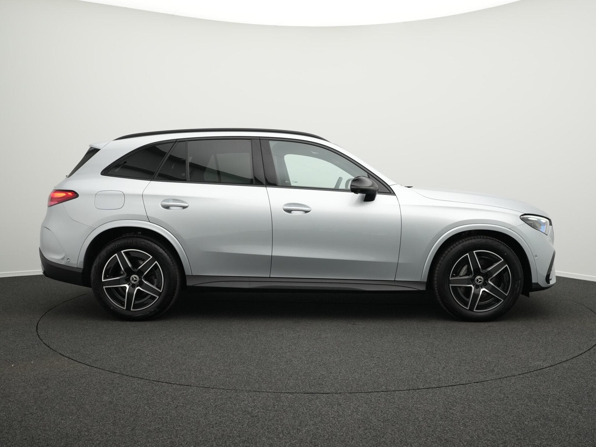 Mercedes GLC 300 d 4MATIC AMG-Line Digital+AHK+360+Memory (2024) - Photo 5