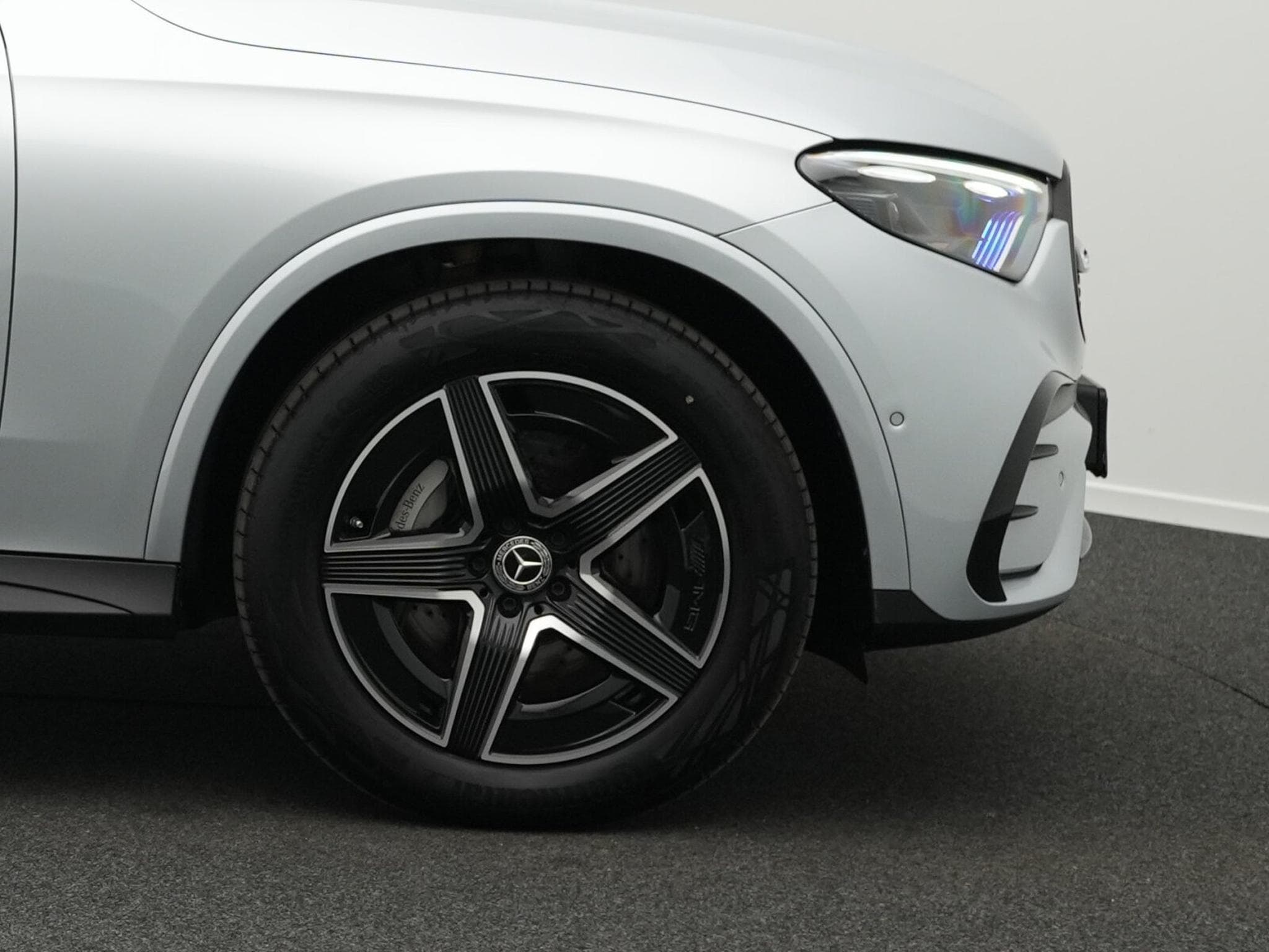 Mercedes GLC 300 d 4MATIC AMG-Line Digital+AHK+360+Memory (2024) - Photo 6