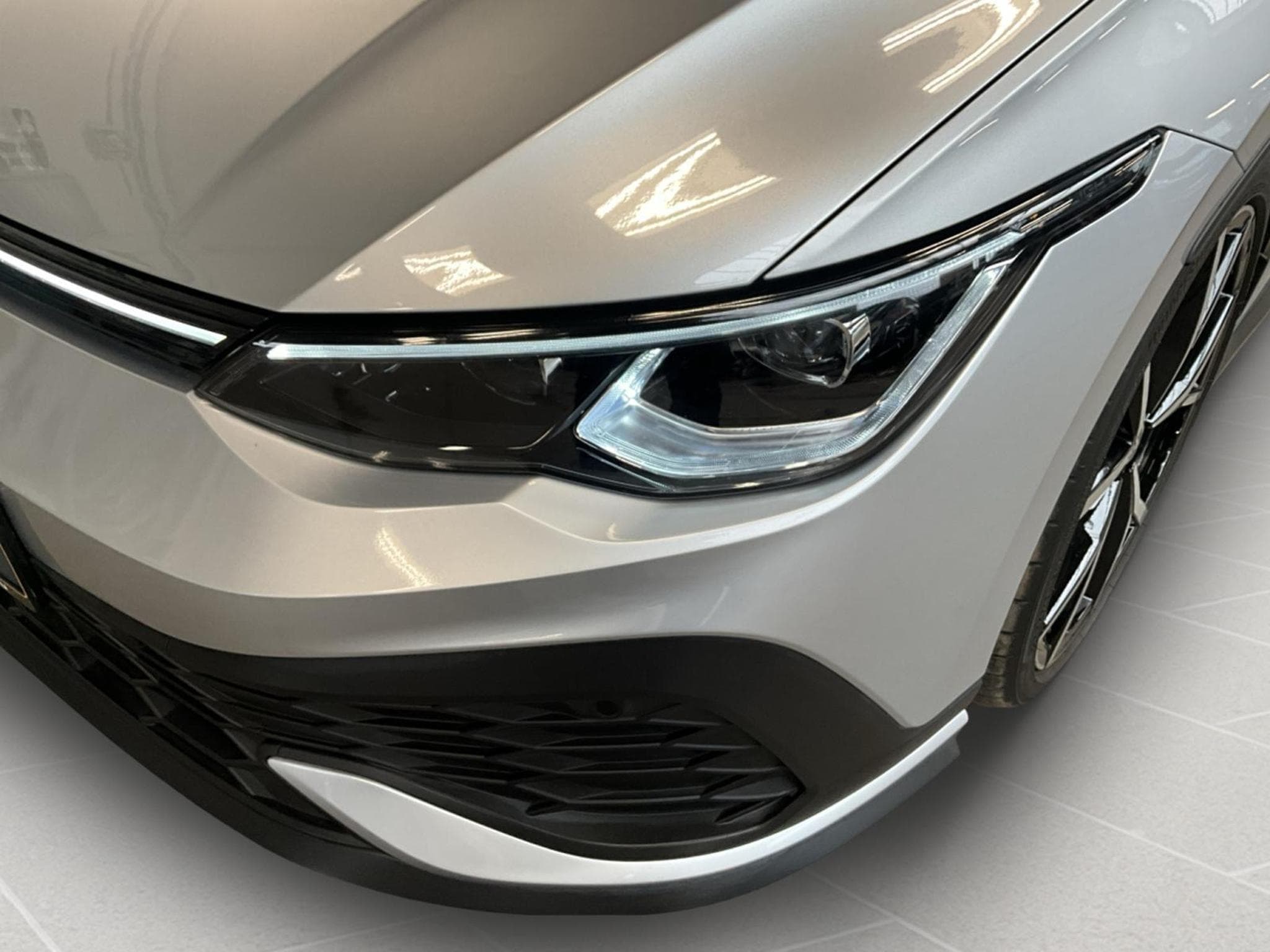 VW Golf Gti-Clubsport+DSG+P.GTI+Matrix (2024) - Foto 18