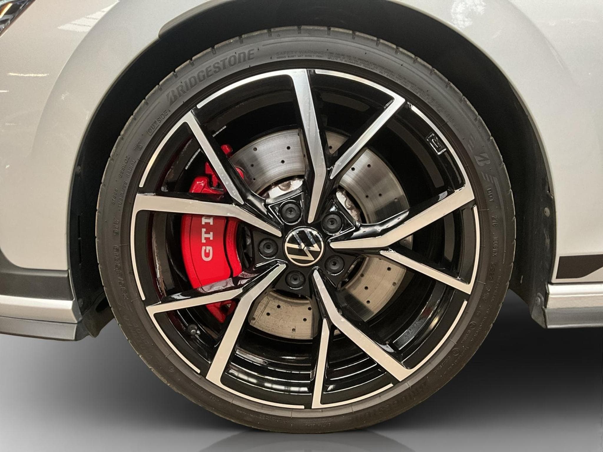 VW Golf Gti-Clubsport+DSG+P.GTI+Matrix (2024) - Foto 8