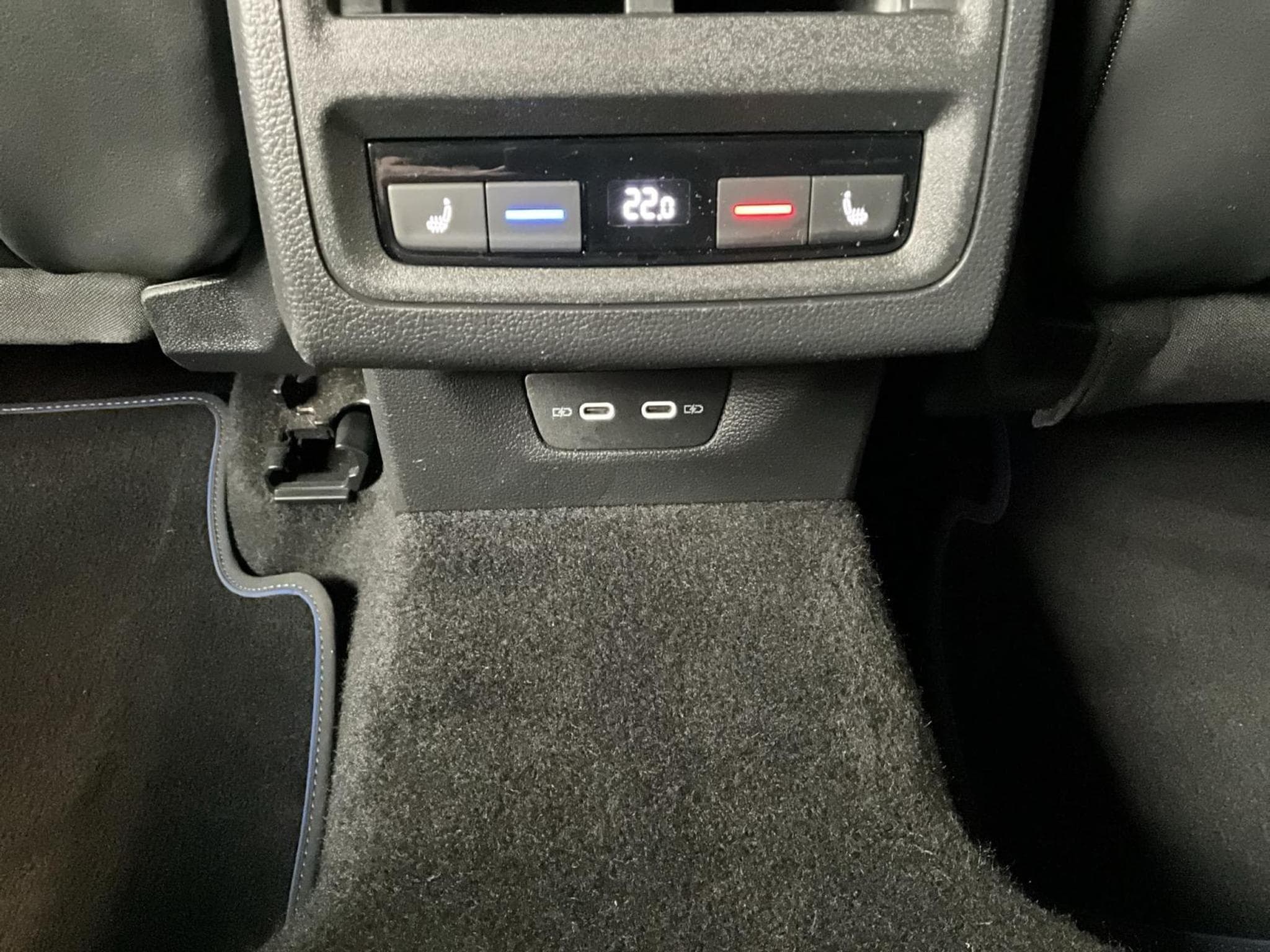 VW Golf R+DSG+4M+P.Leder+Akra+Pano (2021) - Foto 21