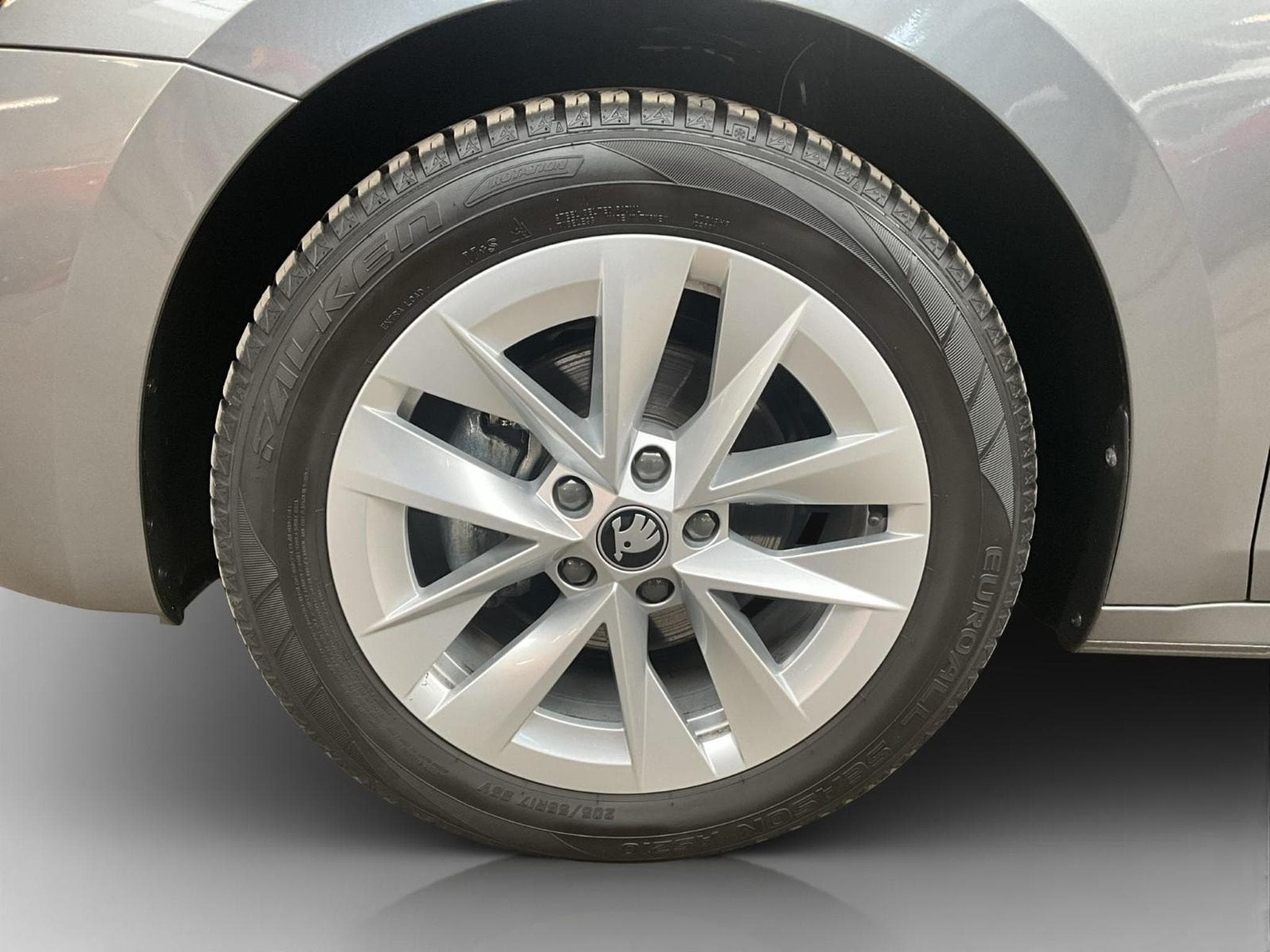 Skoda Octavia Selection+DSG+Led+Navi (2025) - Foto 8