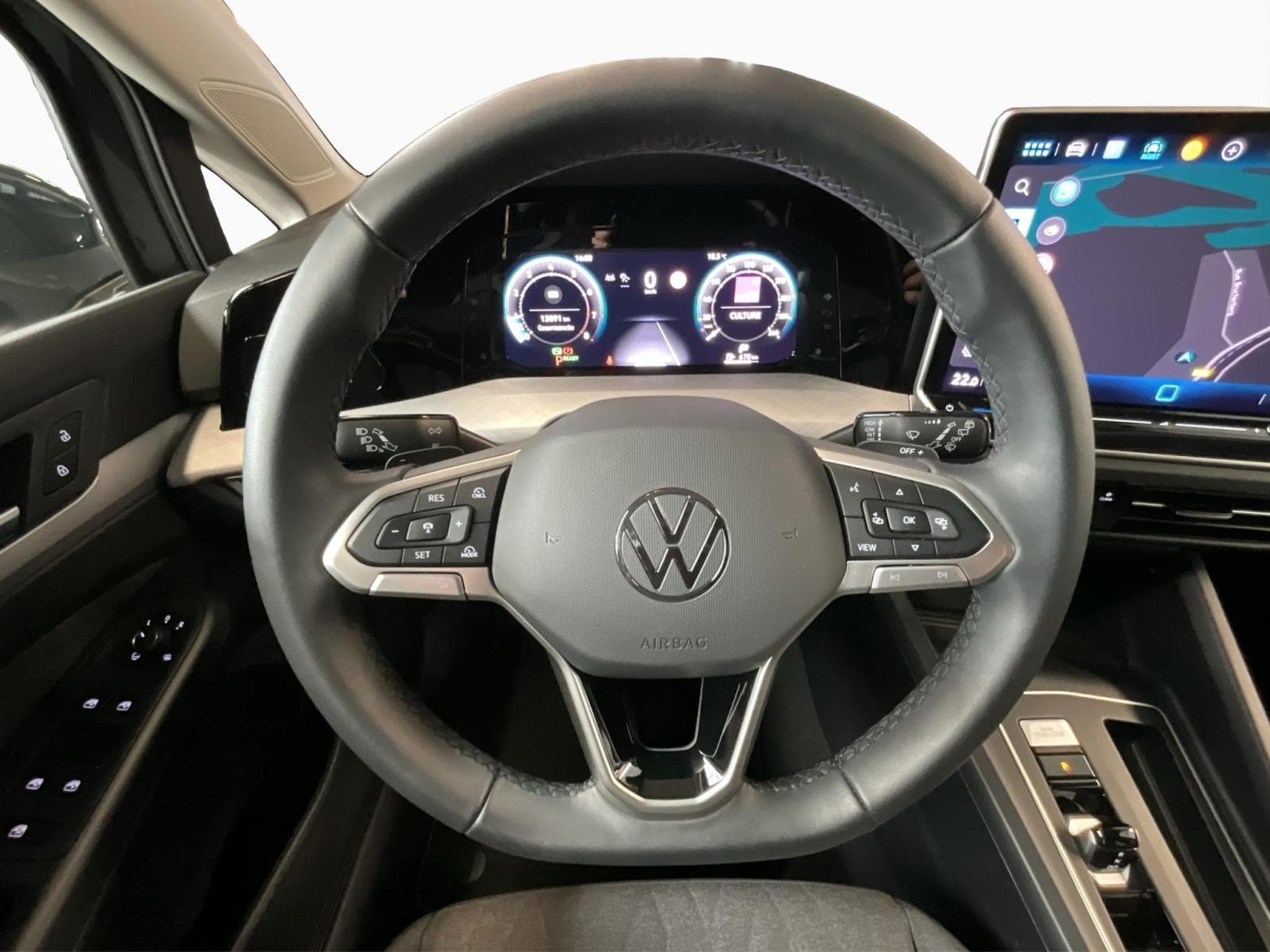 VW Golf Life+DSG+Led+Navi+digi+ (2025) - Photo 10