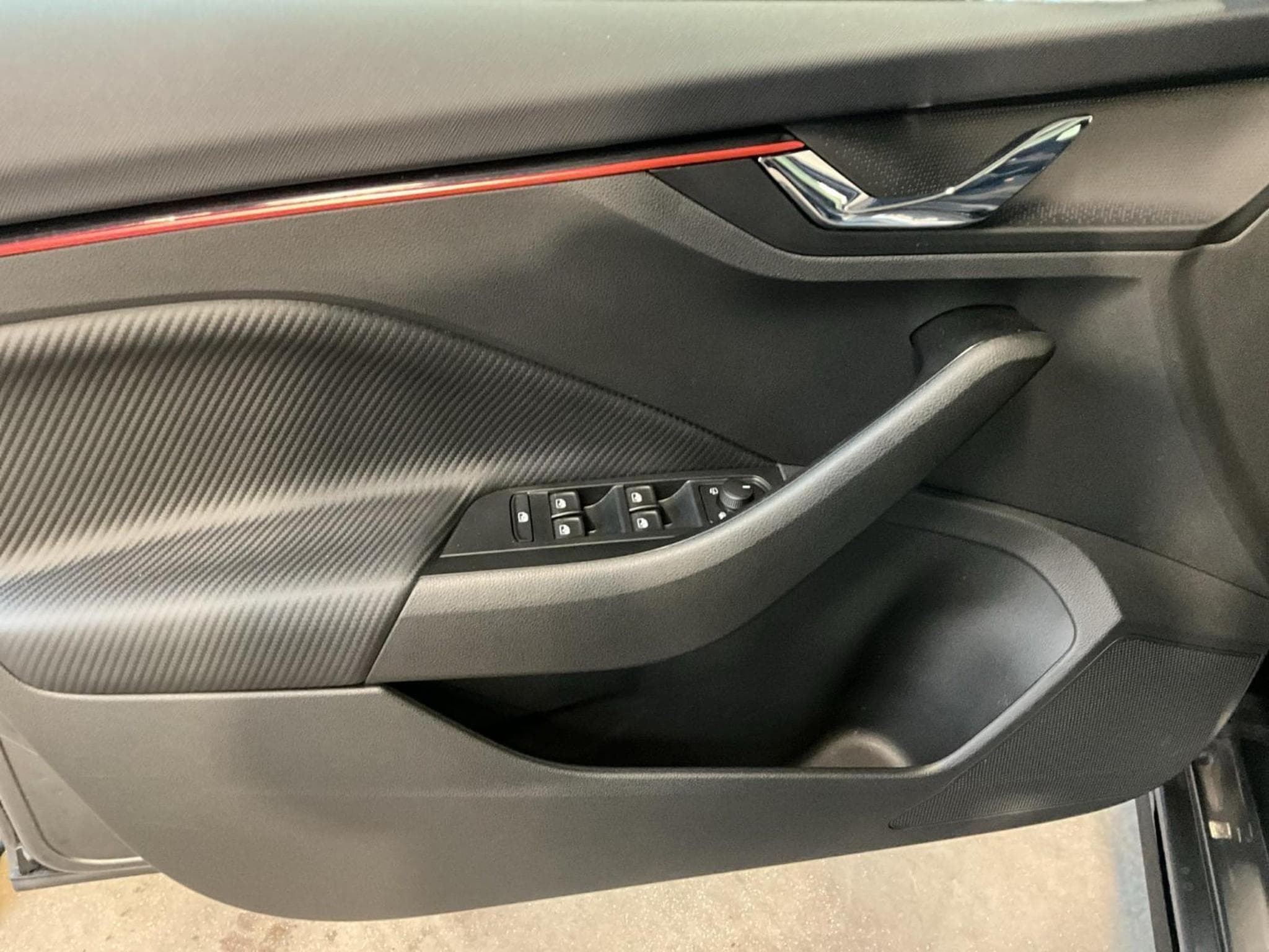 Skoda Scala Monte-Carlo+DSG+Pano+LED (2025) - Foto 14