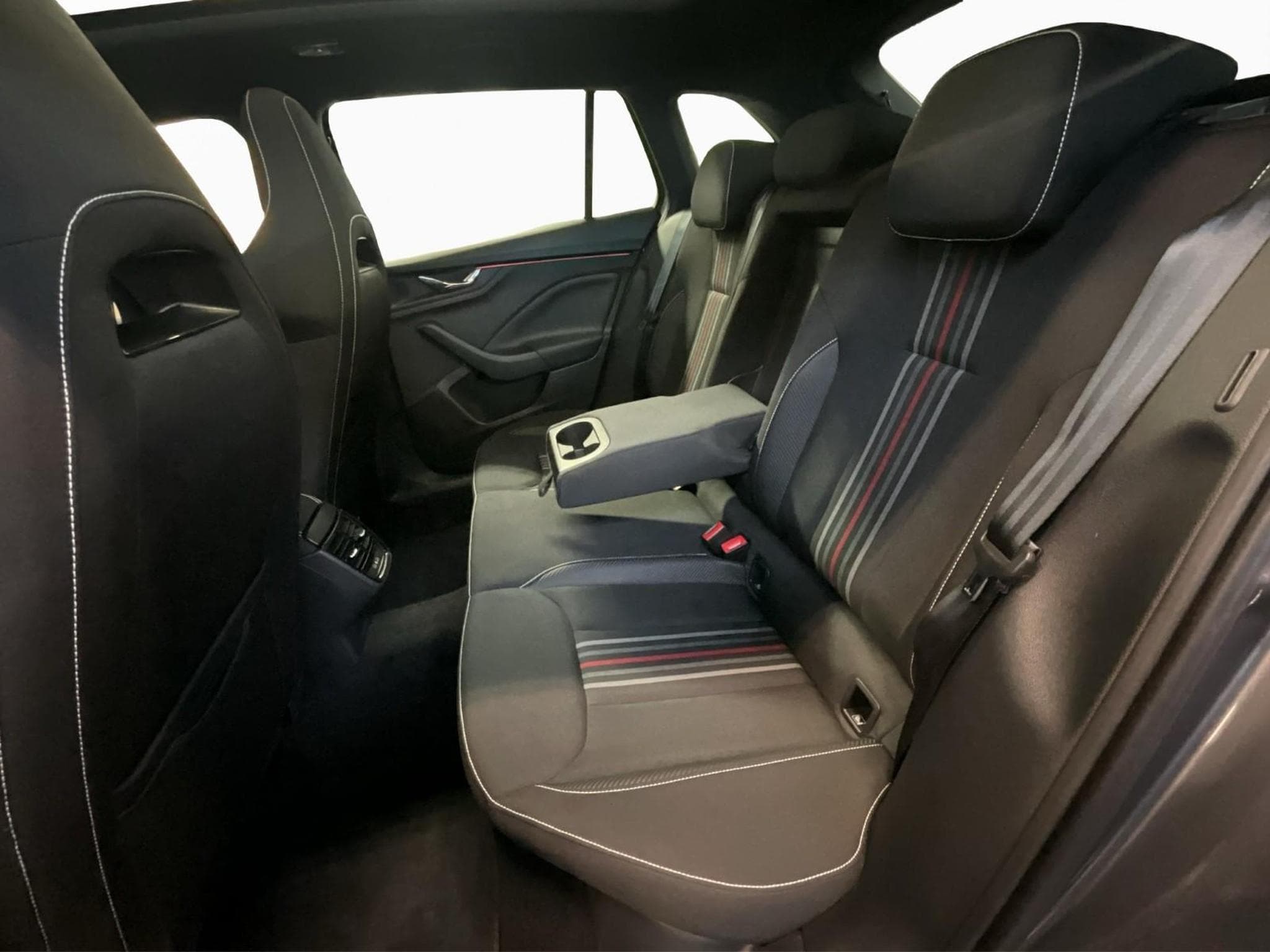 Skoda Scala Monte-Carlo+DSG+Pano+LED (2025) - Foto 16
