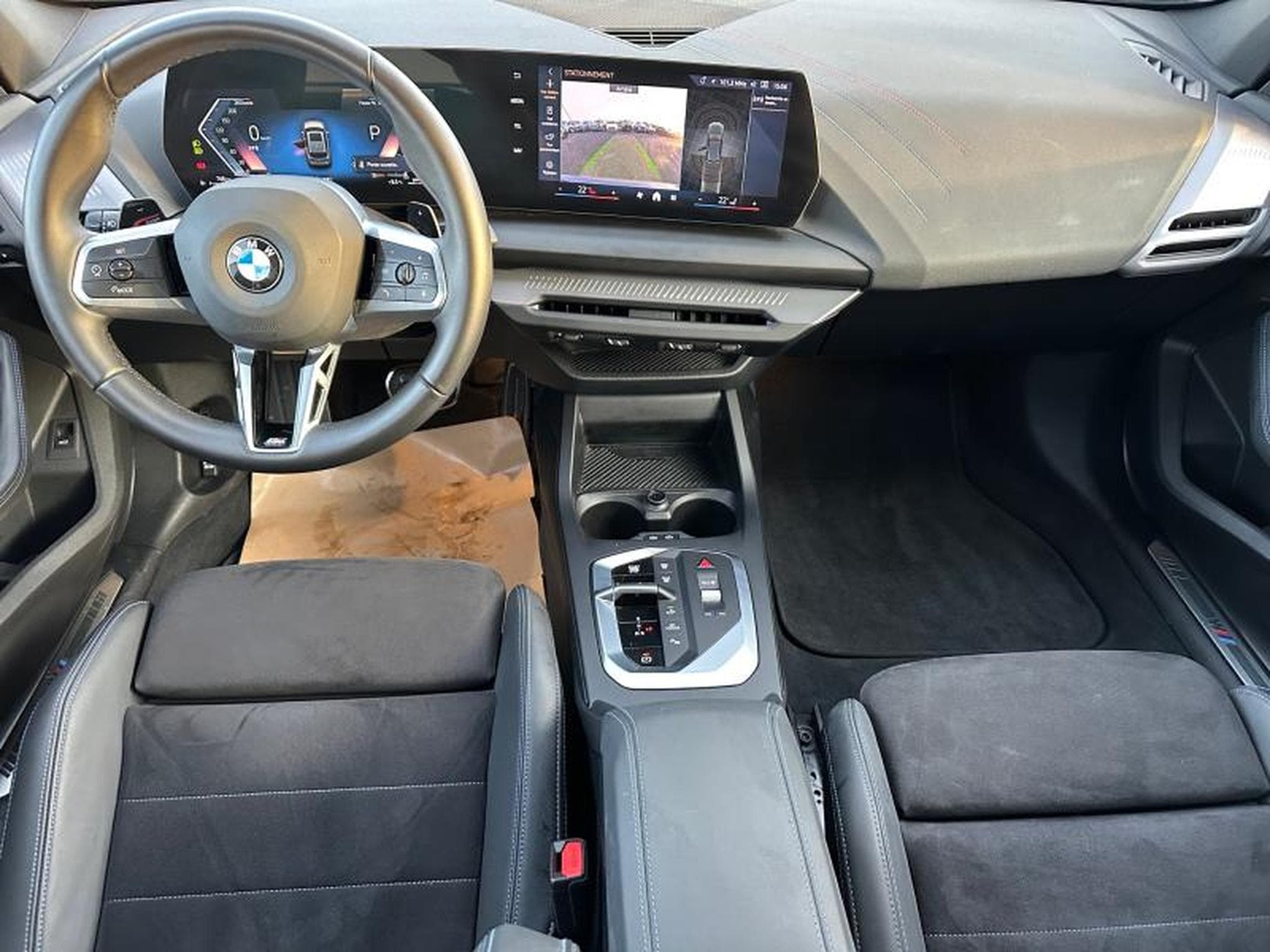 BMW 120 I Pack M / Panoramique / Essence (2025) - Photo 23