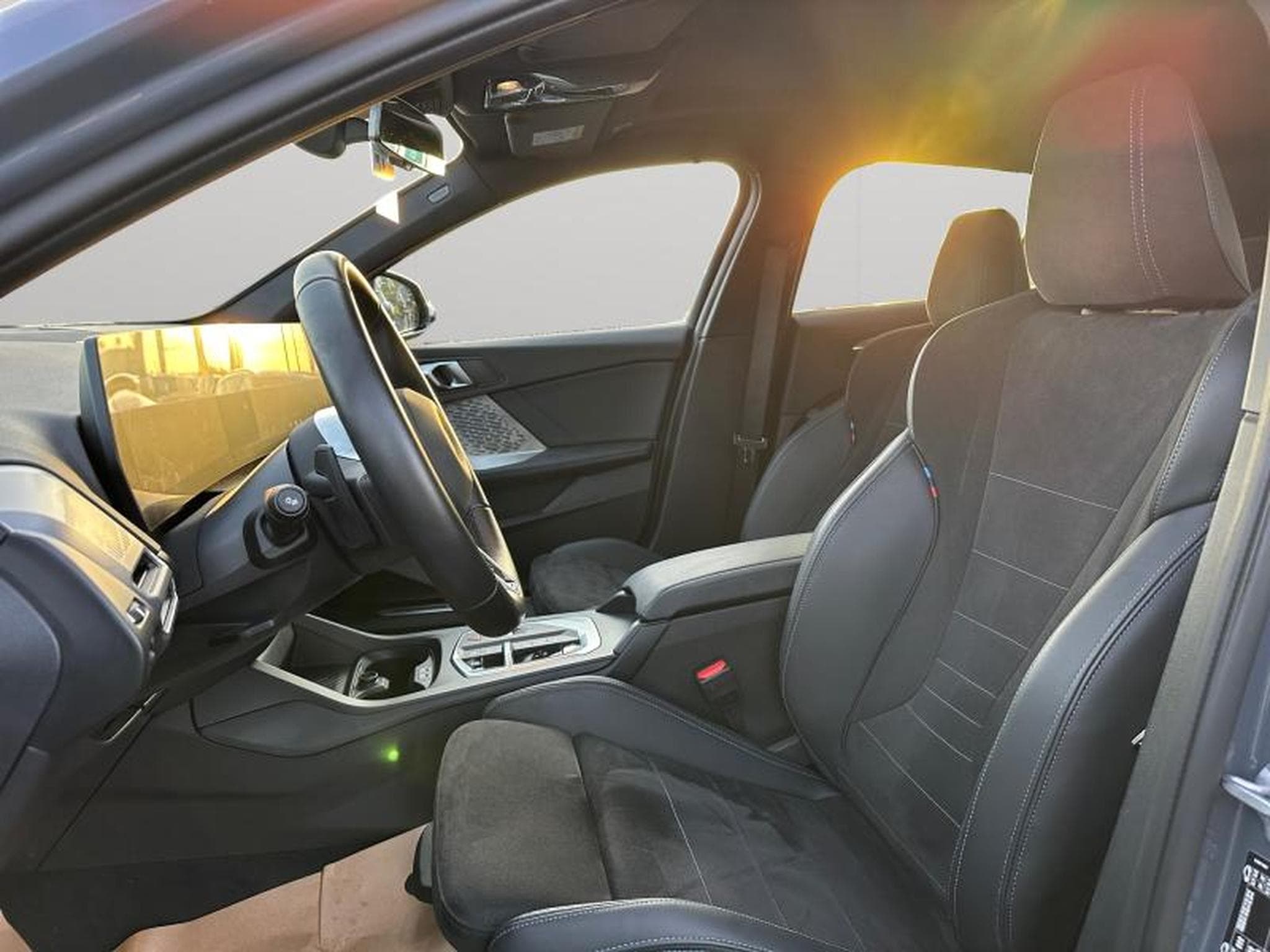 BMW 120 I Pack M / Panoramique / Essence (2025) - Photo 32