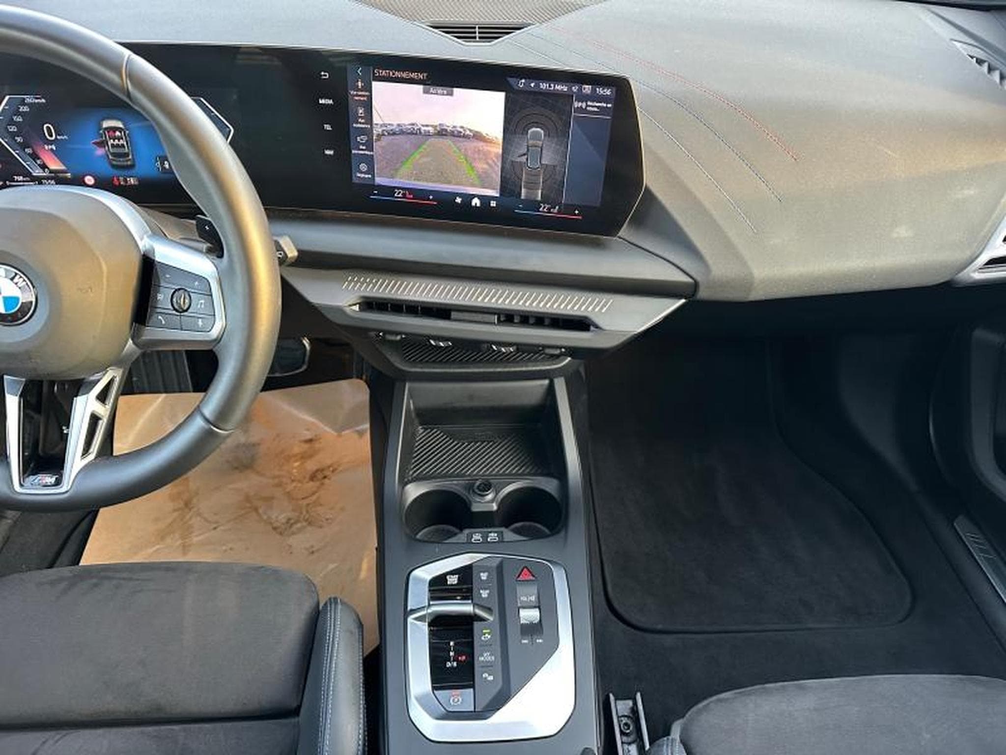 BMW 120 I Pack M / Panoramique / Essence (2025) - Photo 33