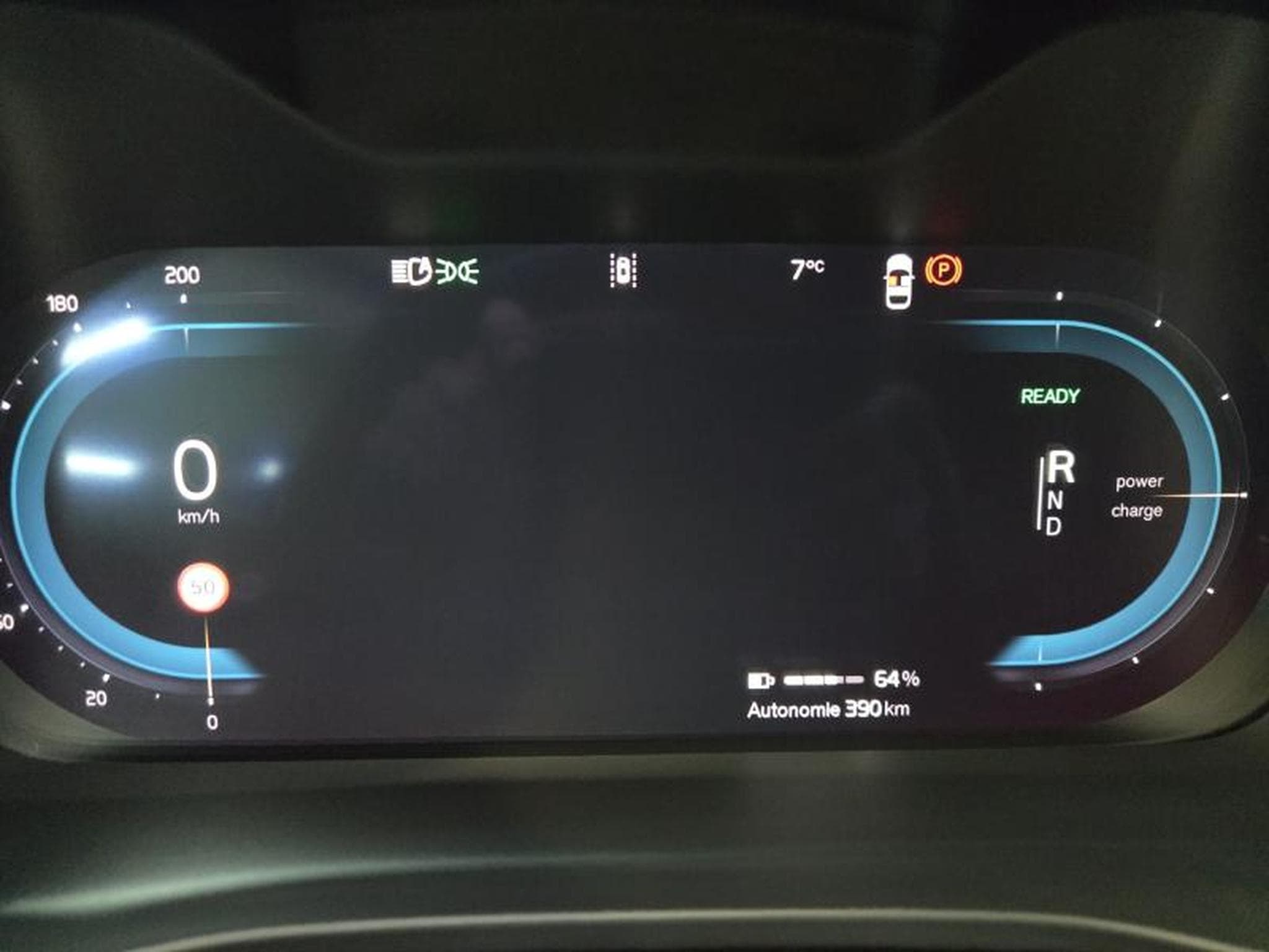 Volvo EX40 Extended Range Plus Electrique (2025) - Photo 18