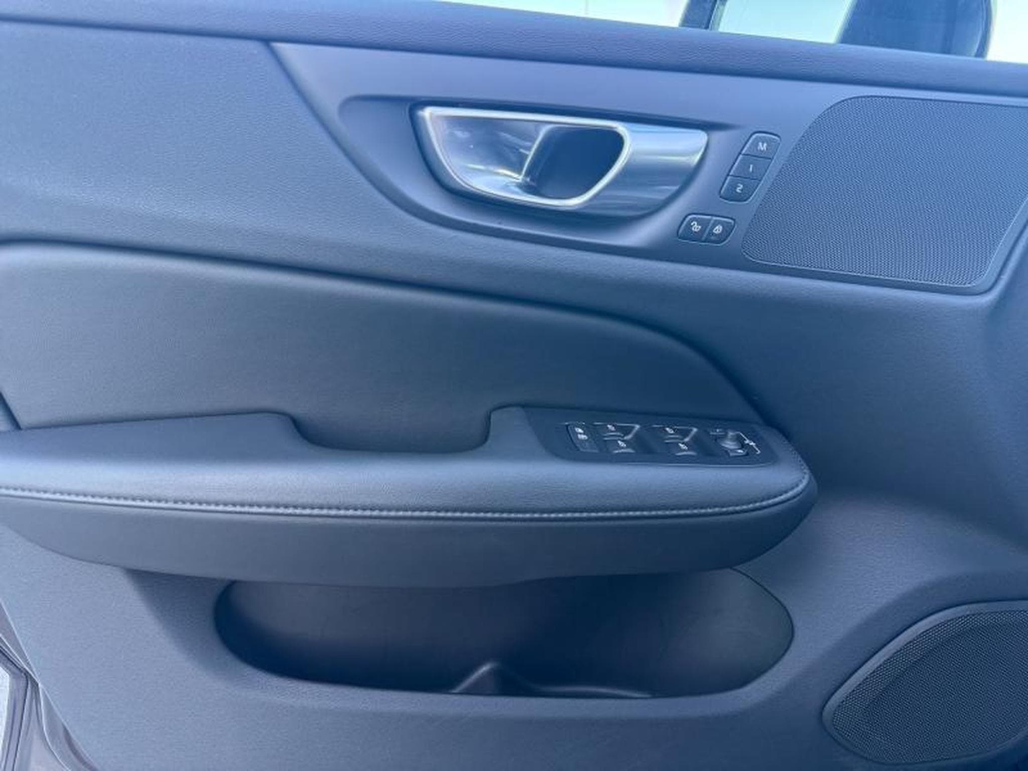 Volvo V60 B4 Plus Dark / Diesel (2023) - Photo 20