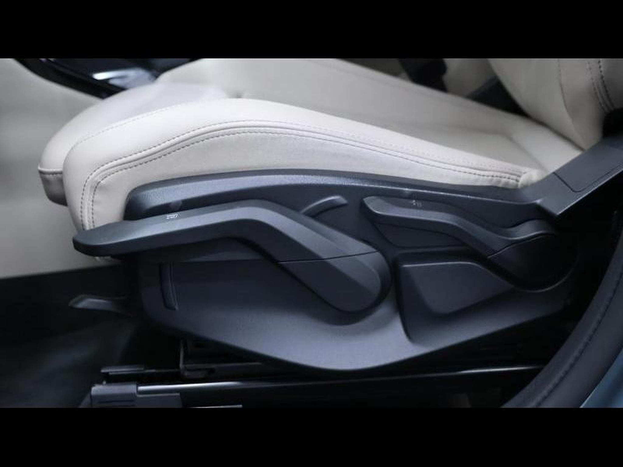 BMW X1 18i sDrive M Sport Auto (2024) - Photo 21